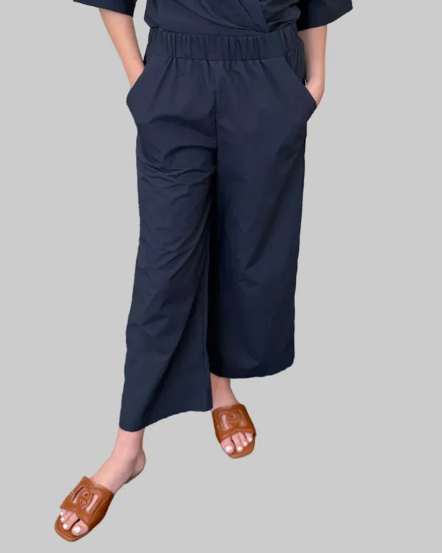 Easy Away Pants made by The Kno