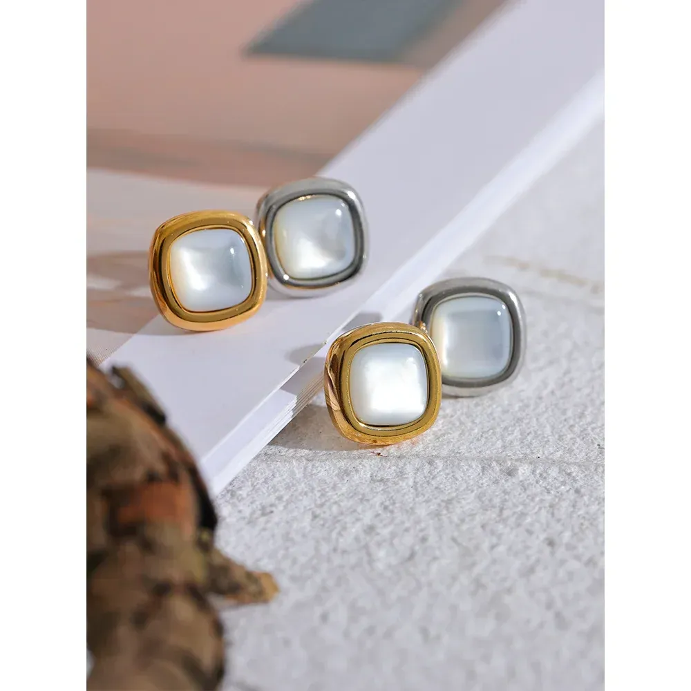 Chic Earrings sold by PUSCA JEWELS product image thumbnail 4