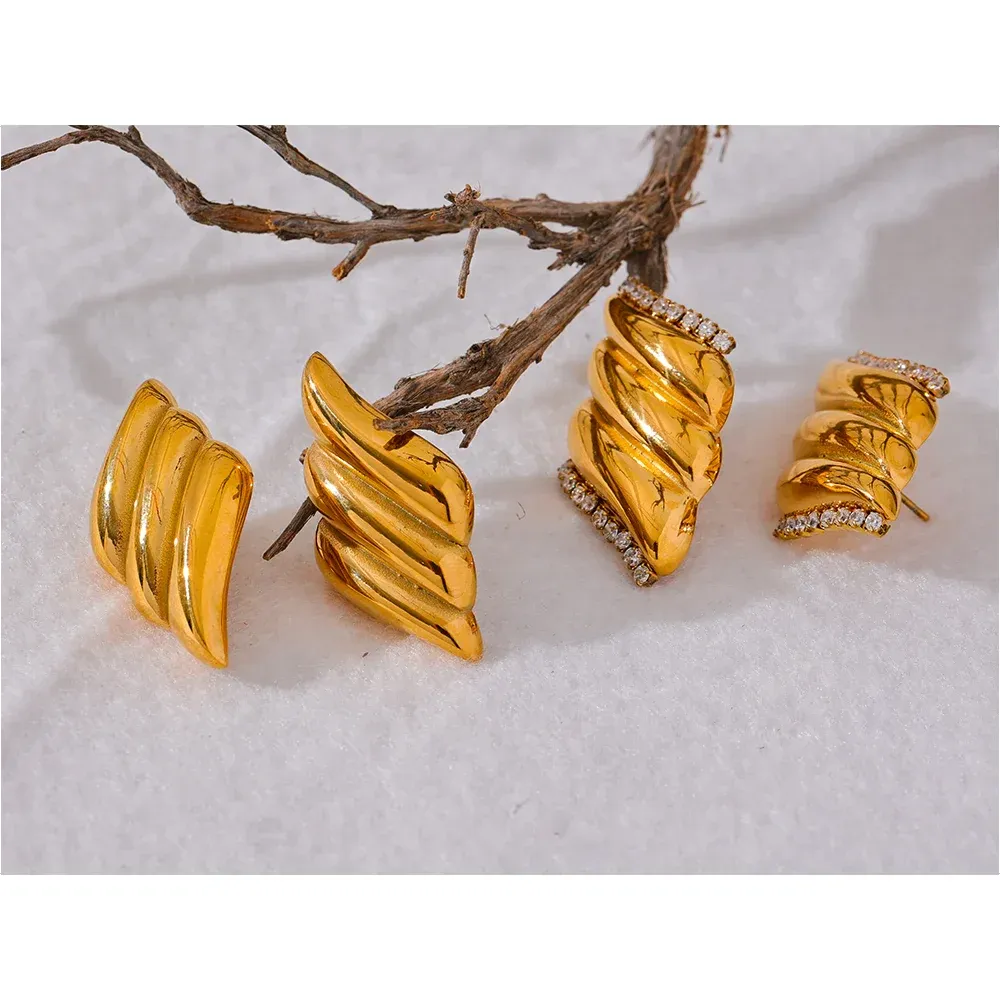 Angel wings Earrings sold by Pusca product image thumbnail 2