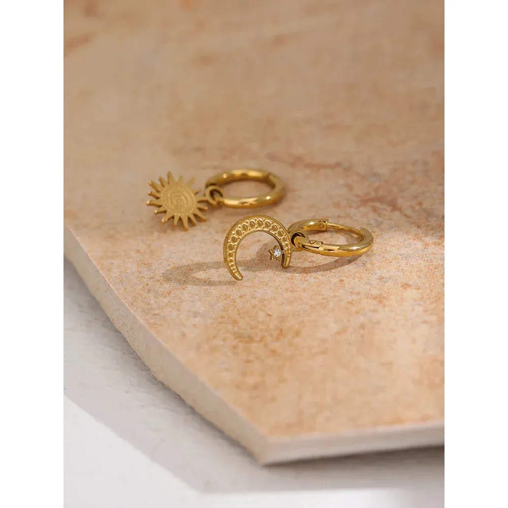 Star Moon Earrings sold by Pusca product image thumbnail 2