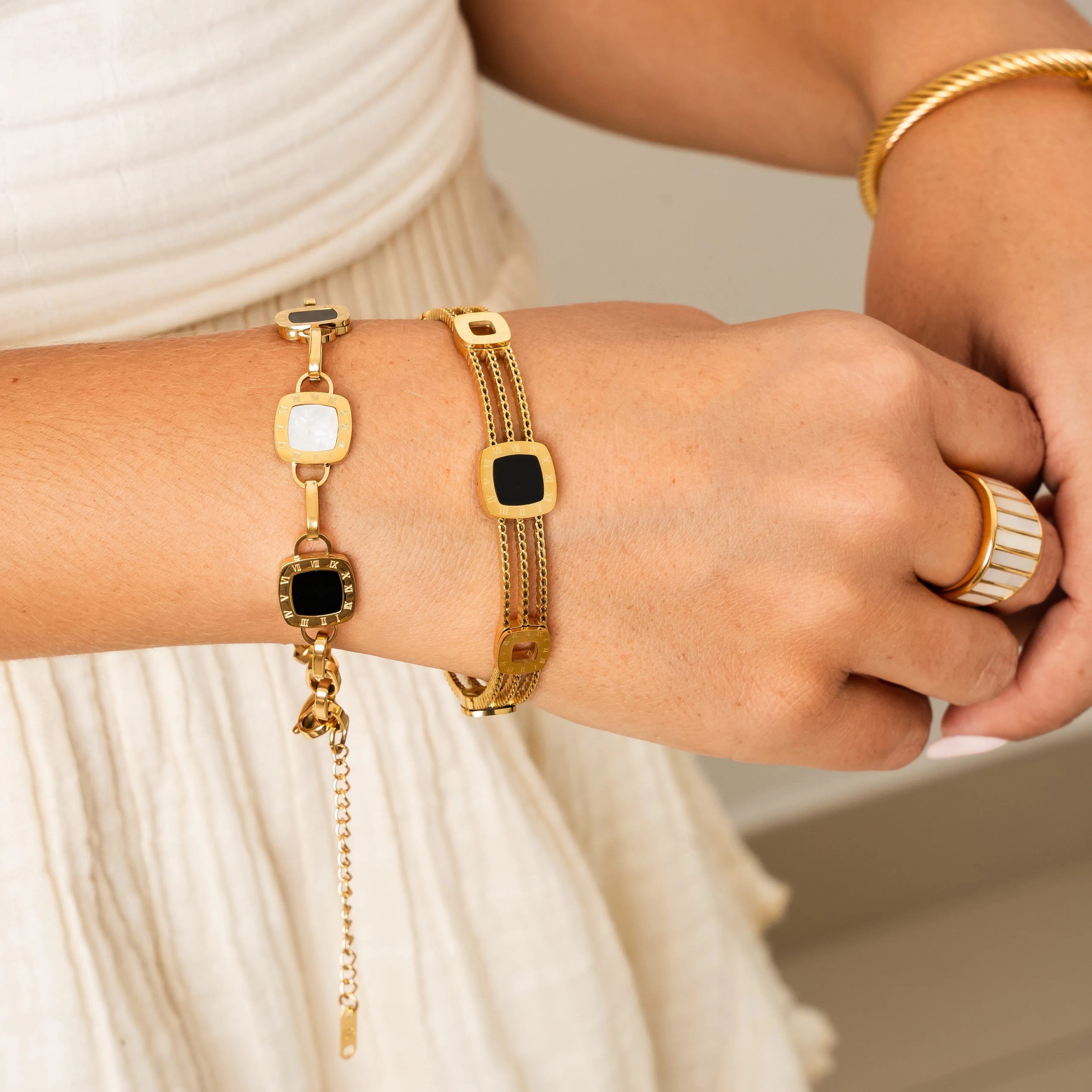 Square Monochrome Clip Chain Bracelet - Gold sold by Pusca product image thumbnail 2