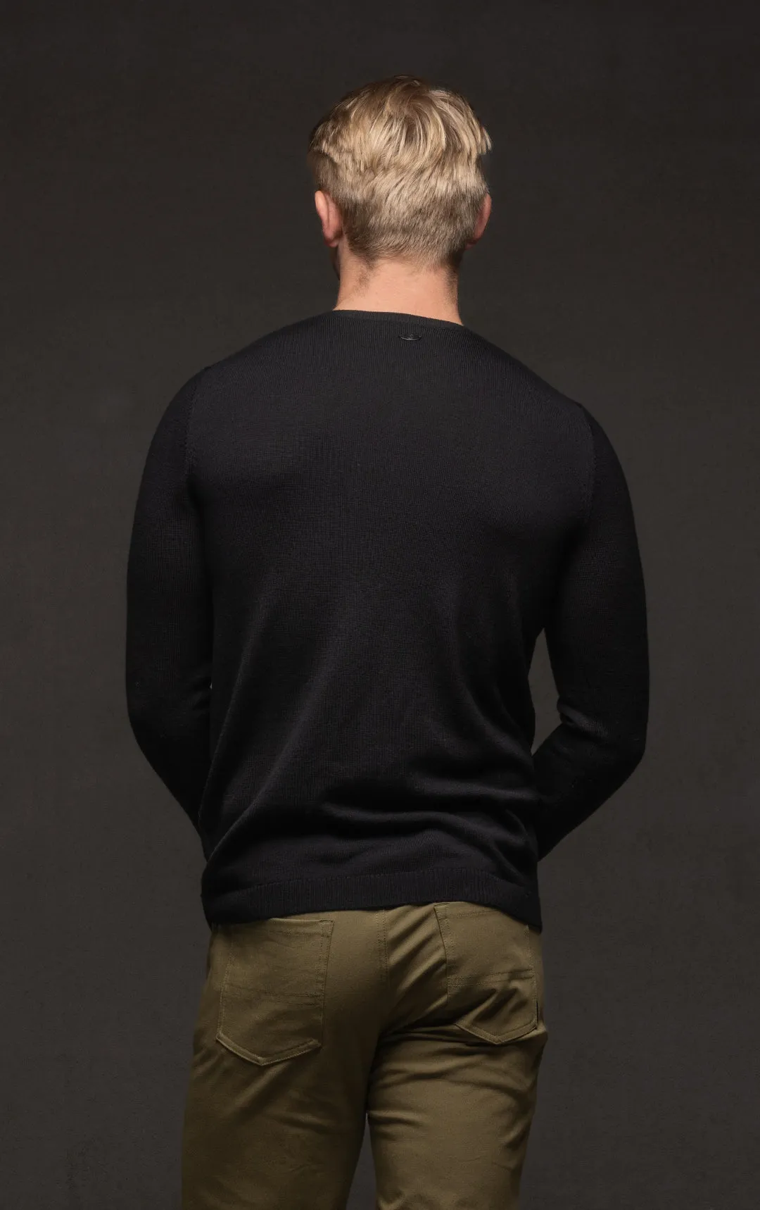 12GG MERINO V-NECK SWEATER sold by Alchemy Equipment product image thumbnail 5