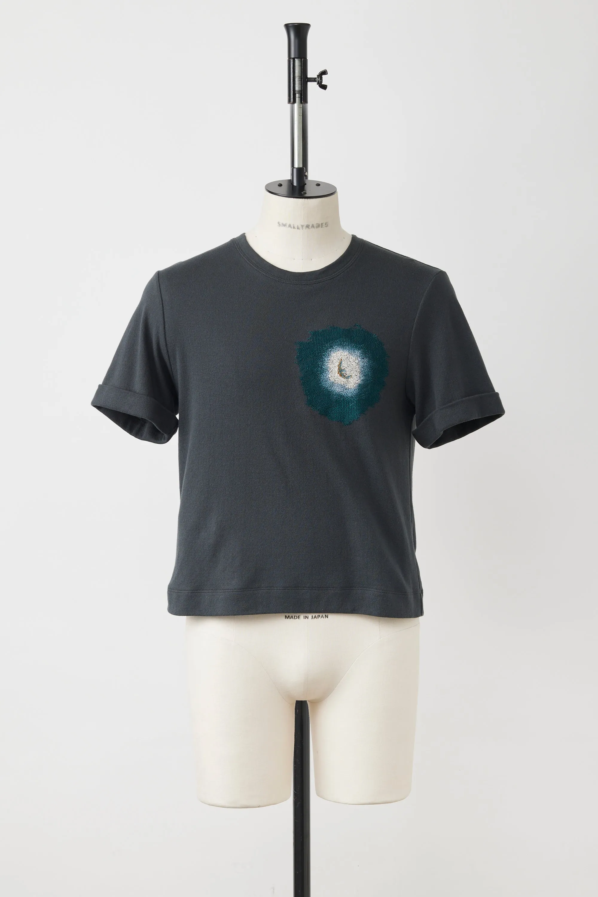 the moon is floats on your body sold by Shinyakozuka