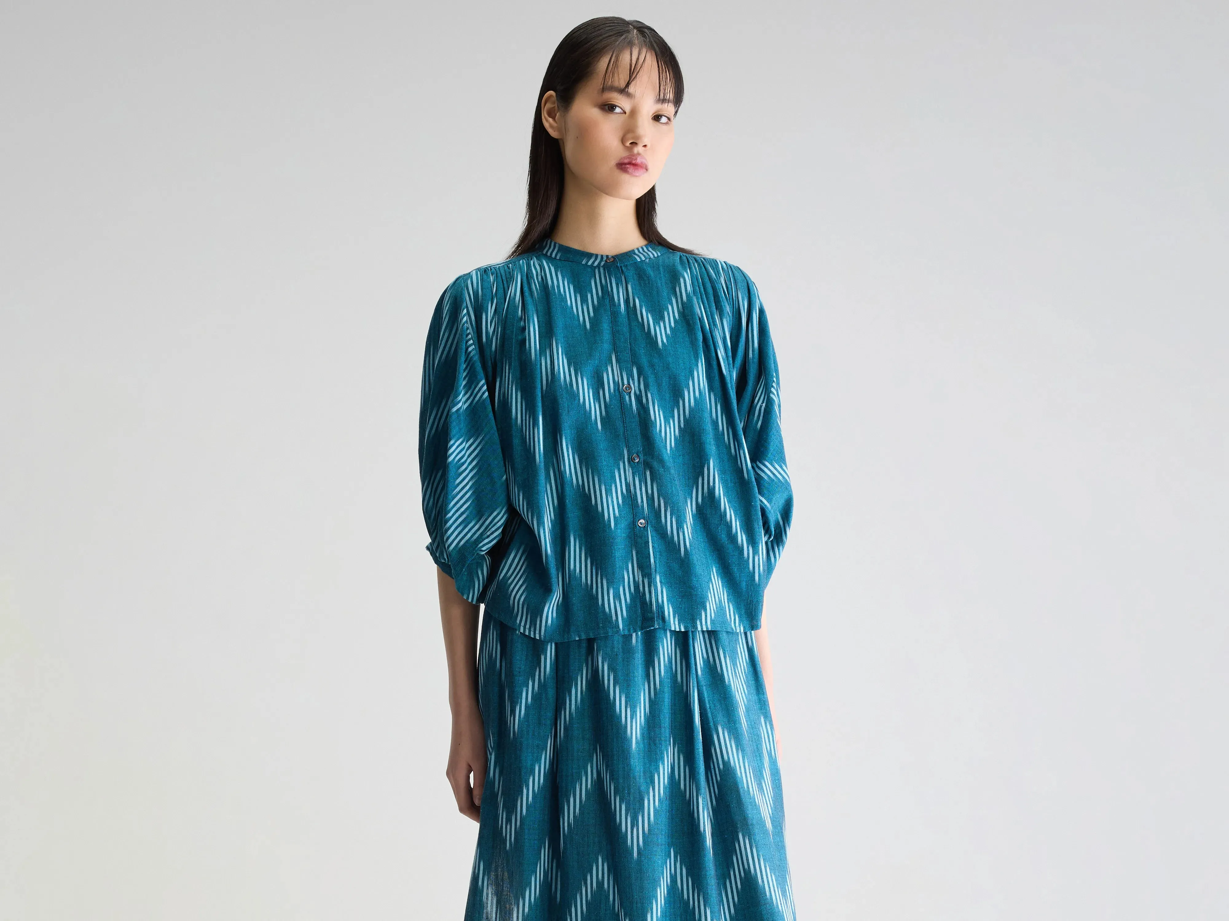 Ink cropped blouse (251 / W / COMBO A) sold by Bellrose