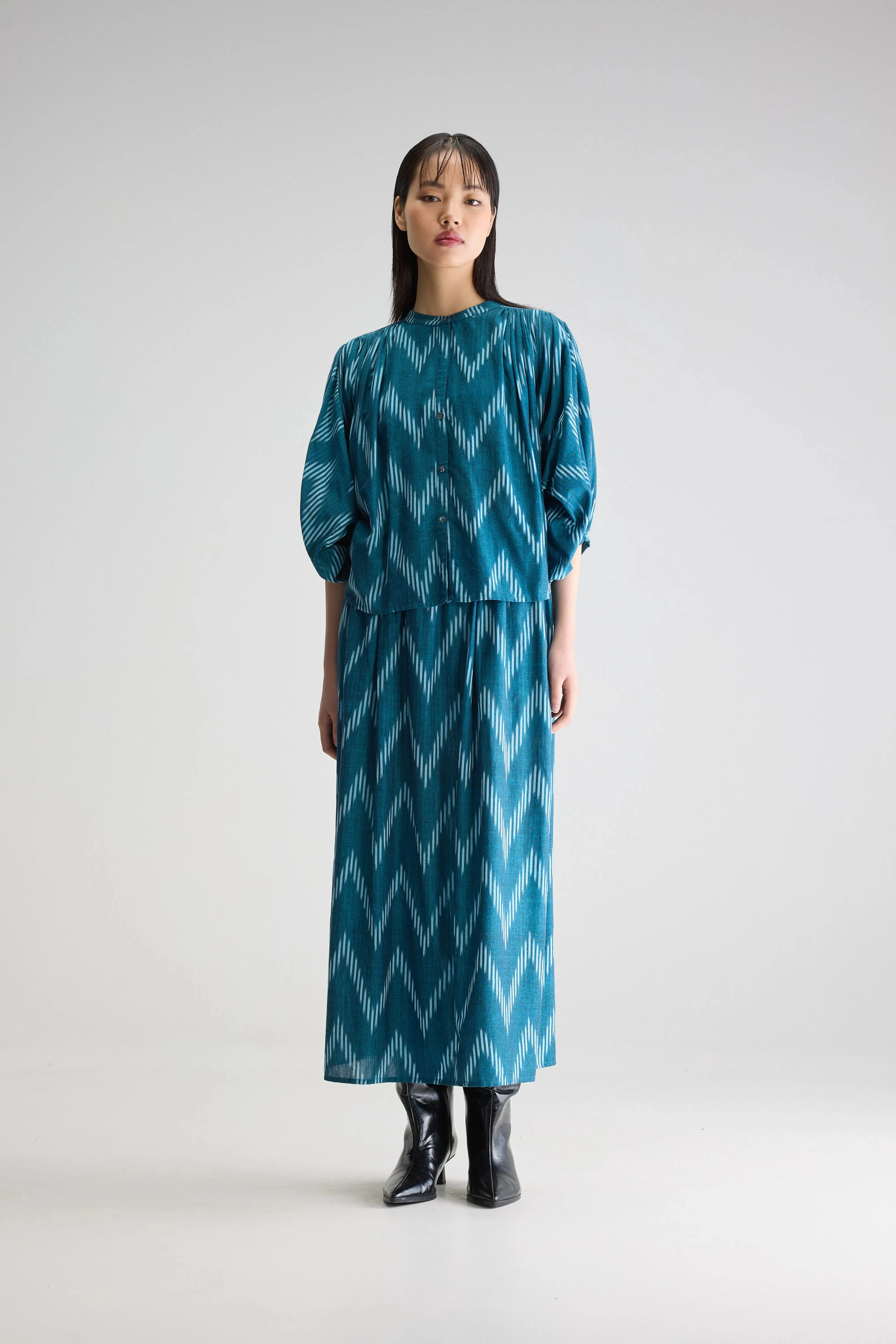 Ink cropped blouse (251 / W / COMBO A) sold by Bellrose product image thumbnail 3