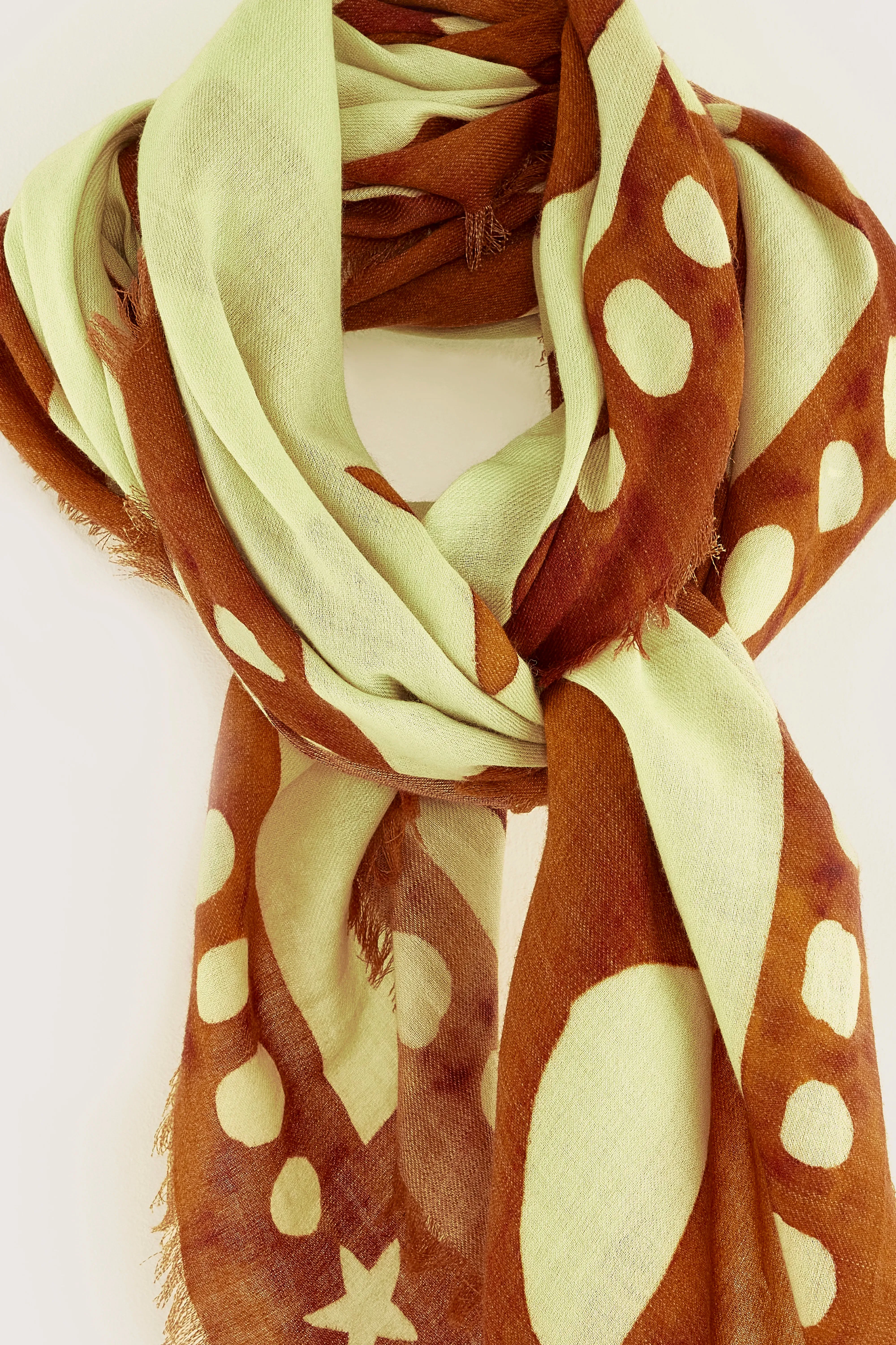 Sose square scarf (251 / W / DISPLAY E) sold by Bellrose product image thumbnail 5