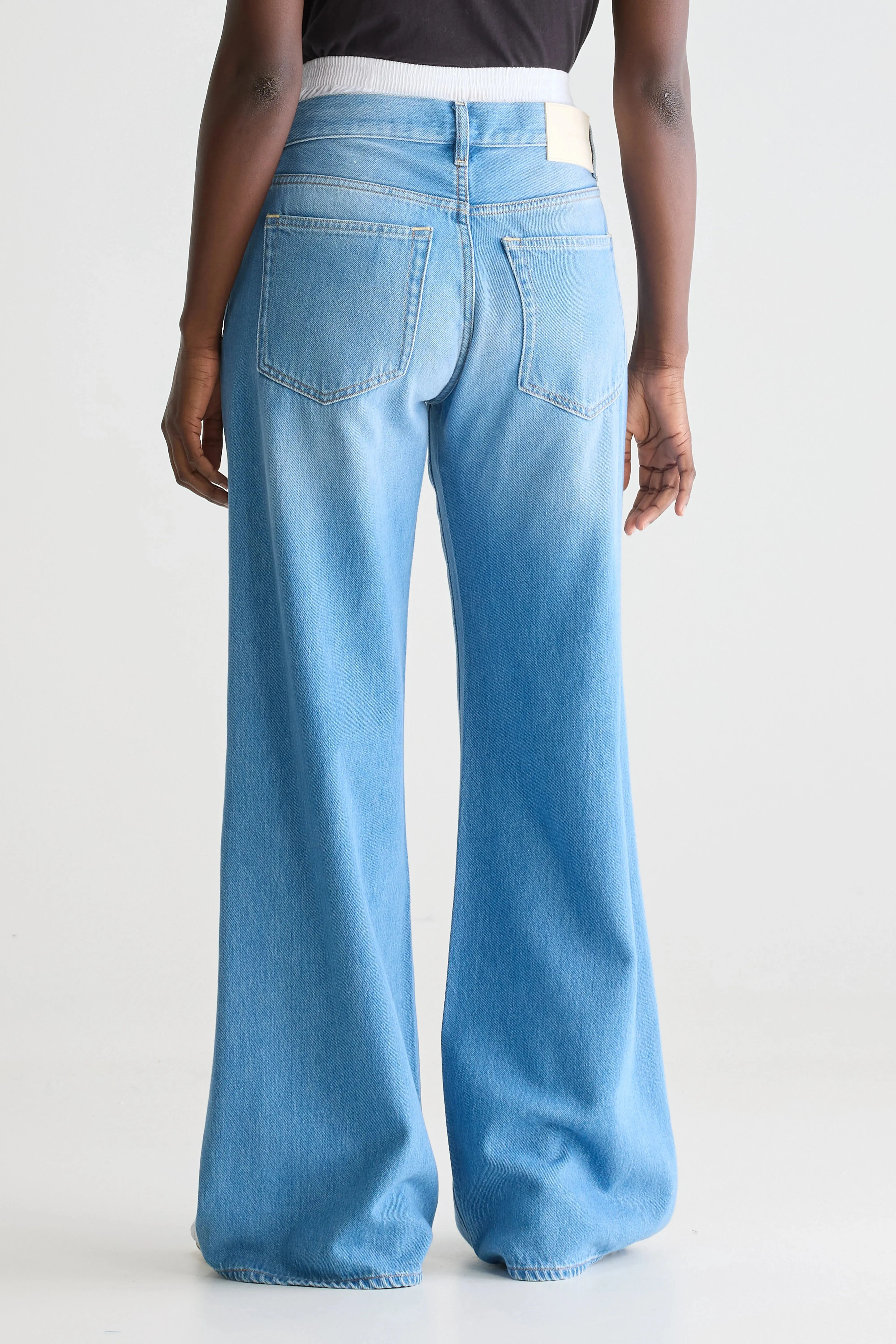 Denim N. 97 wide jeans (251 / W / LT BLUE BLEACH) sold by Bellrose product image thumbnail 4