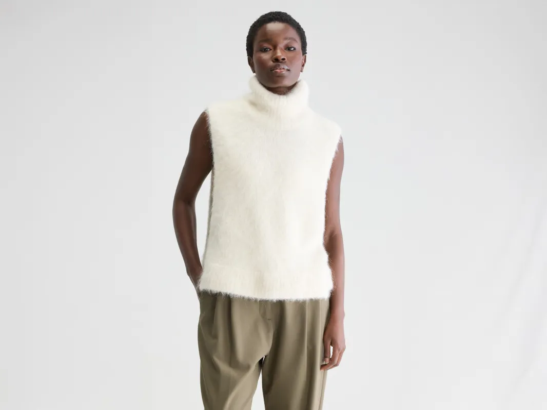 Daren sleeveless sweater (252 / W / NATURAL) sold by Bellrose