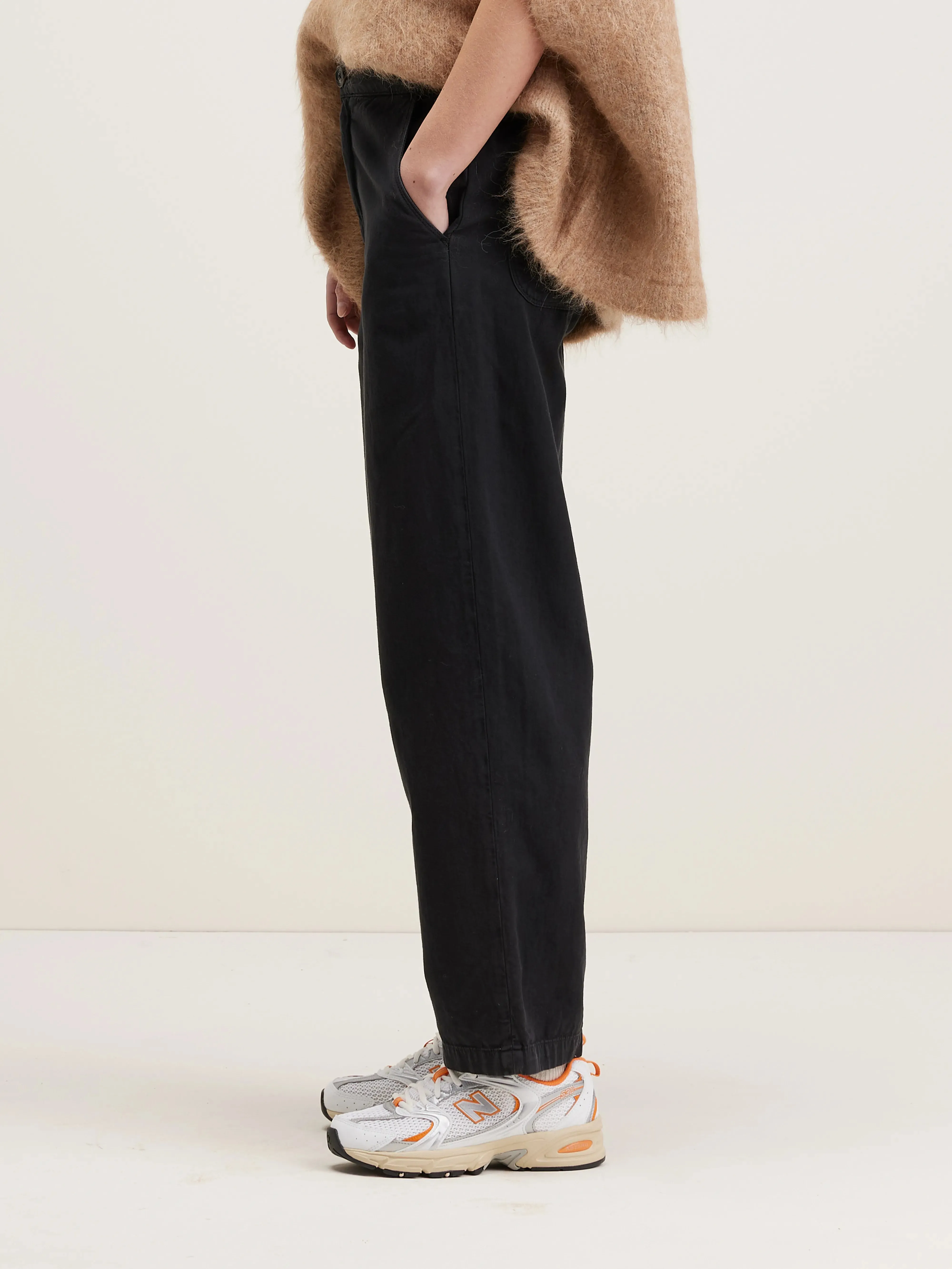 Pasop relaxed trousers (242 / W / OFF BLACK) sold by Bellrose product image thumbnail 5