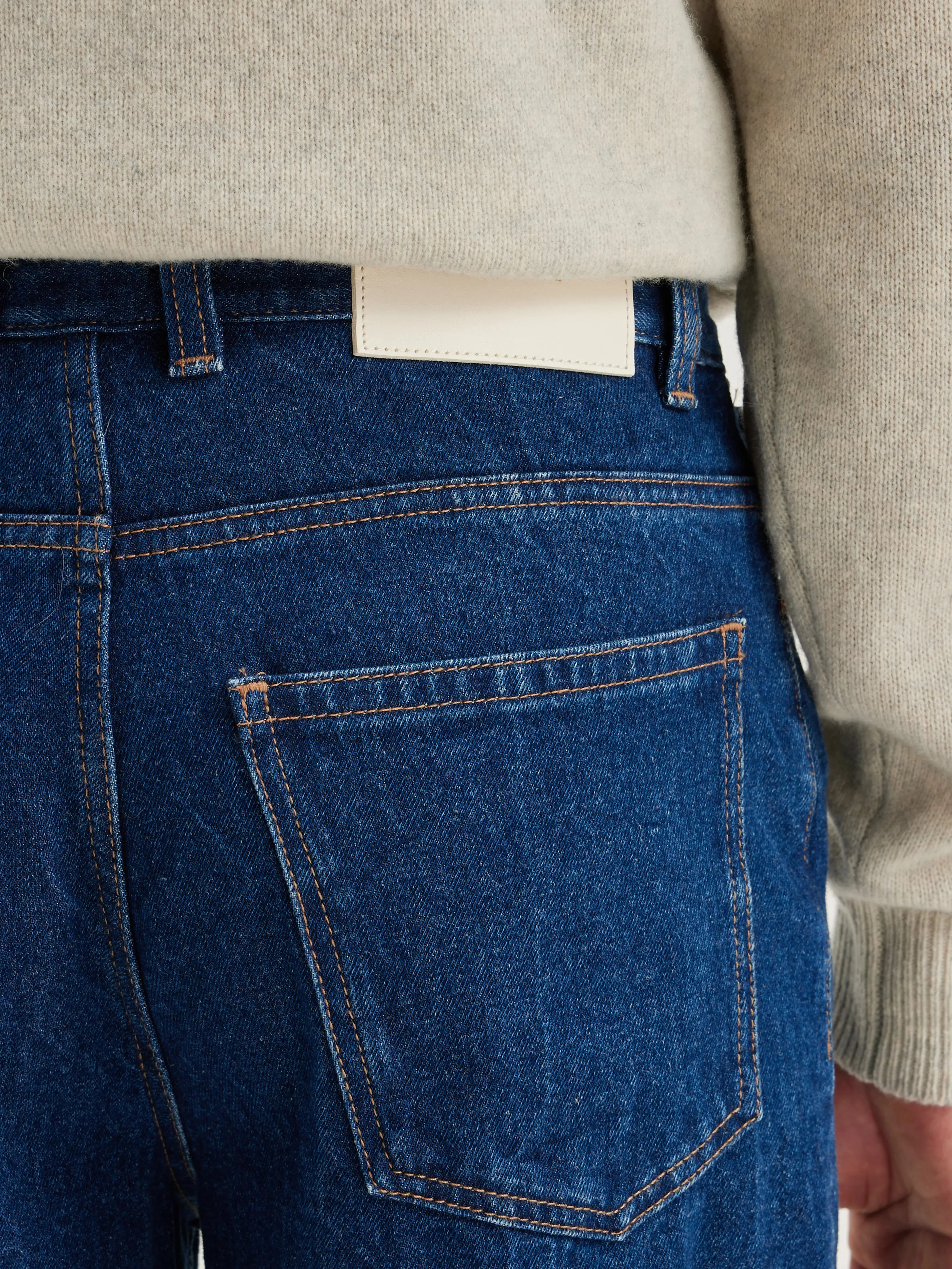 Pinter wide jeans (242 / M / VINTAGE MD BLUE) sold by Bellrose product image thumbnail 5