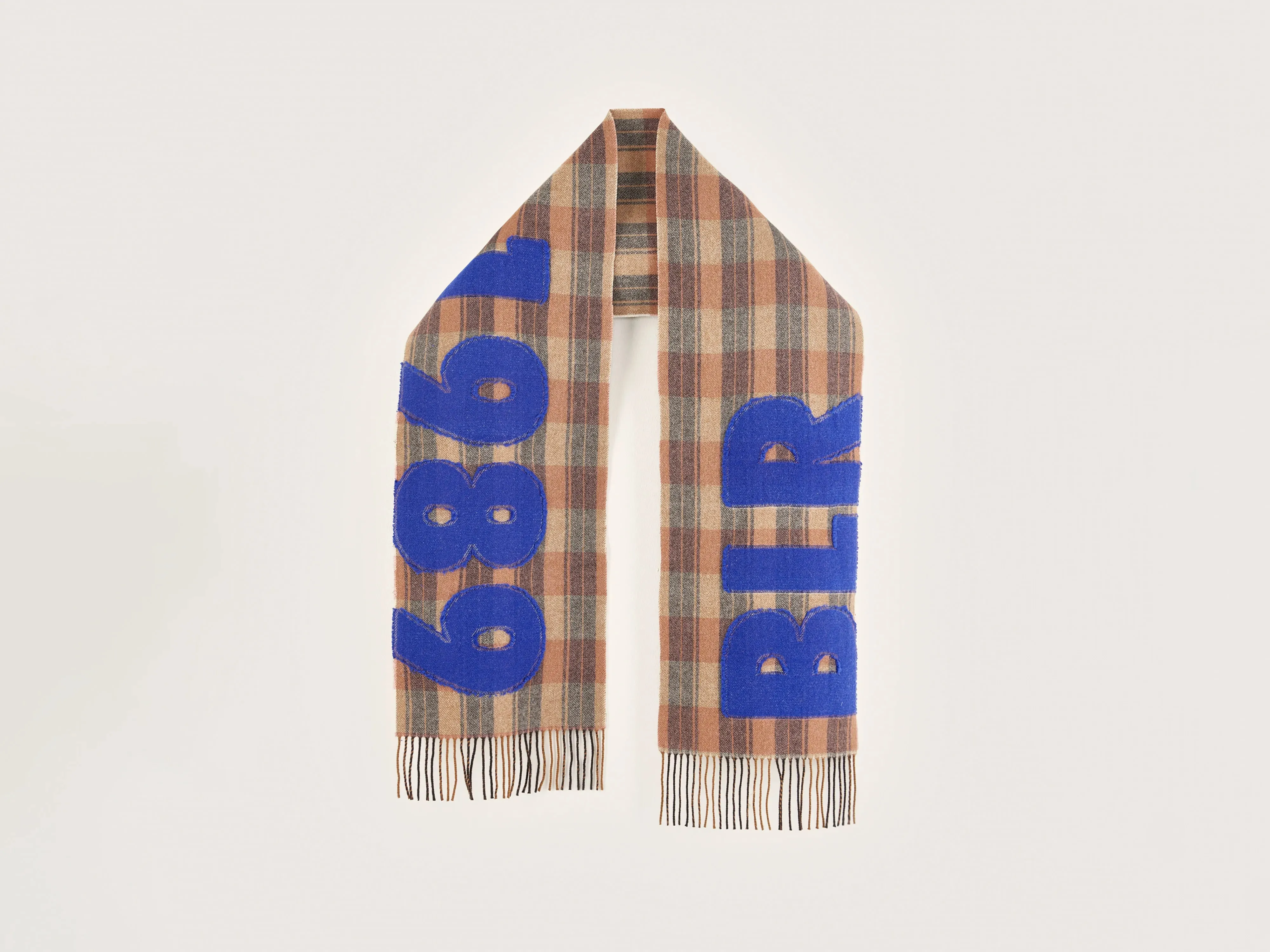 Mut tartan scarf (242 / W / DISPLAY A) sold by Bellrose