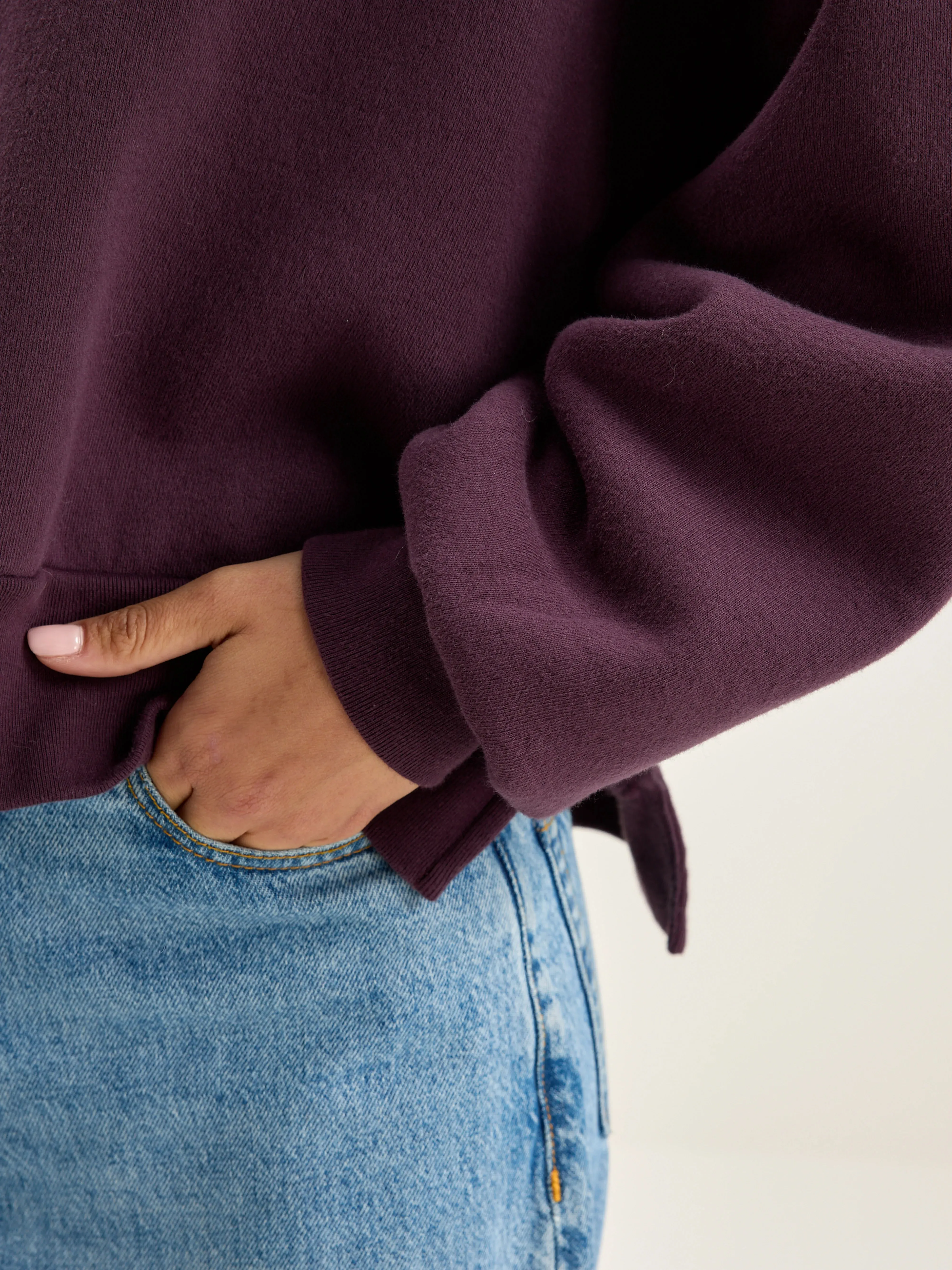 Varola v-neck sweatshirt (242 / W / WINE) sold by Bellrose product image thumbnail 5