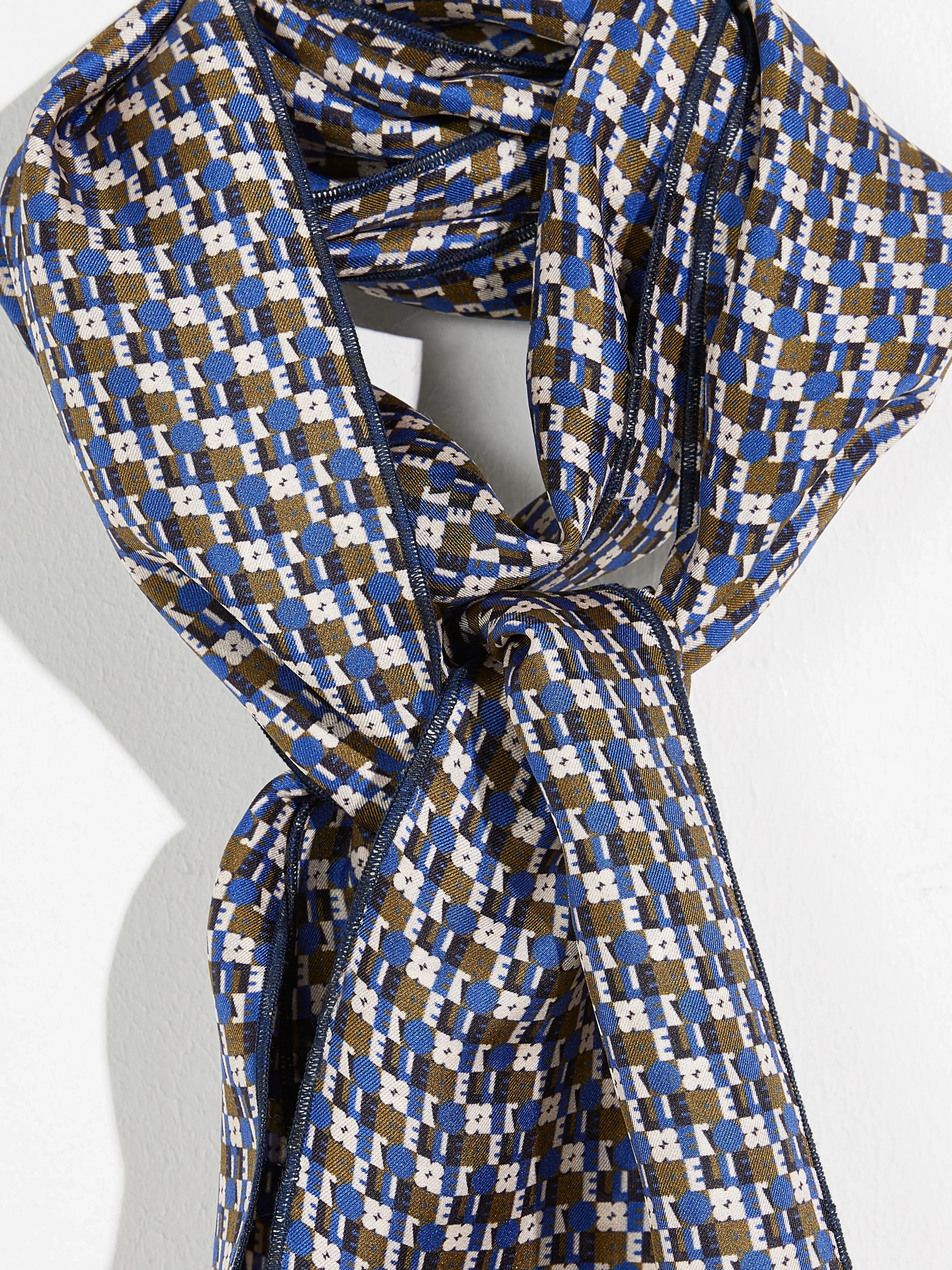 Sarf Scarf (232 / W / DISPLAY B) sold by Bellrose product image thumbnail 4