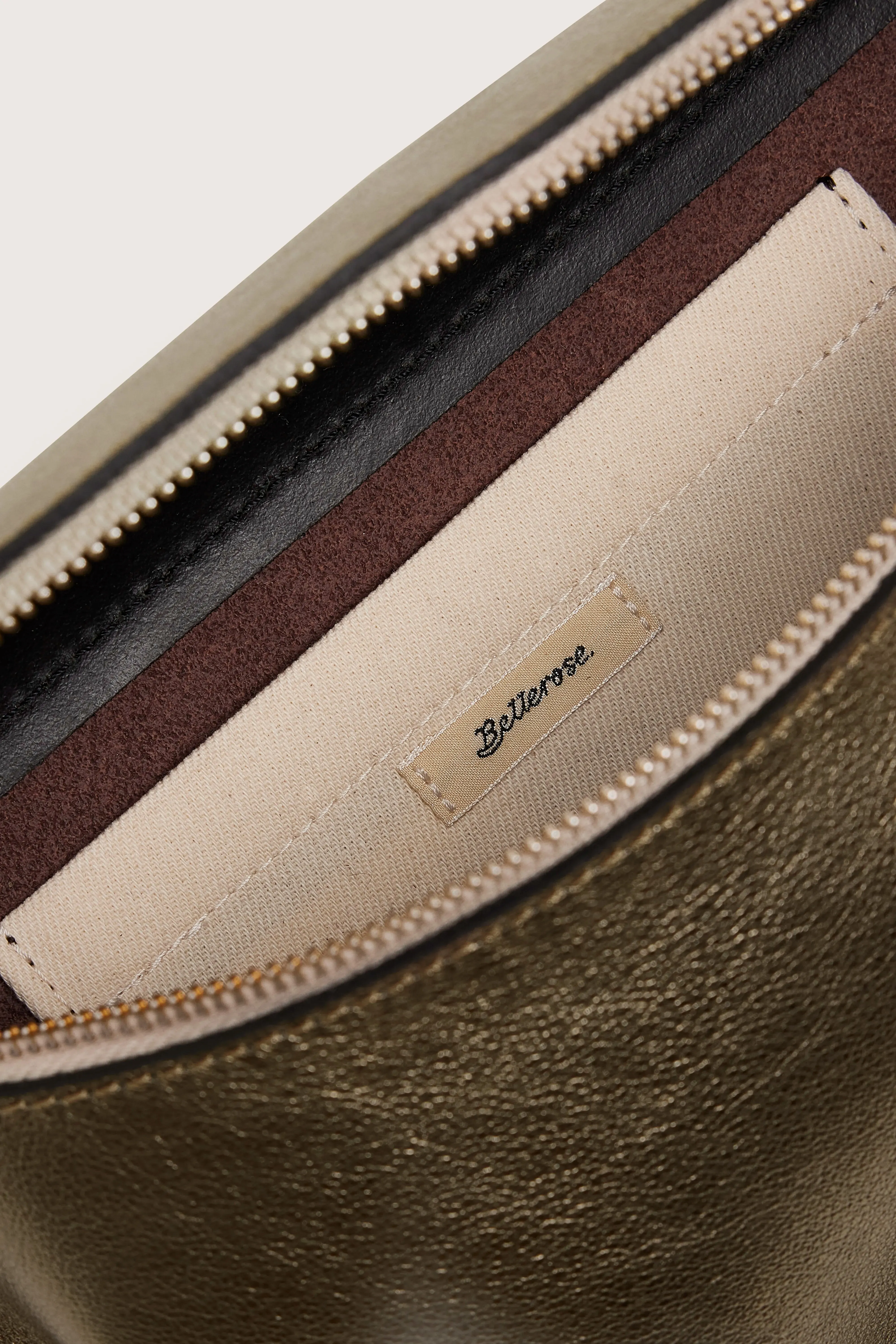 Rosie sling bag (251 / W / DARK ROAST) sold by Bellrose product image thumbnail 5