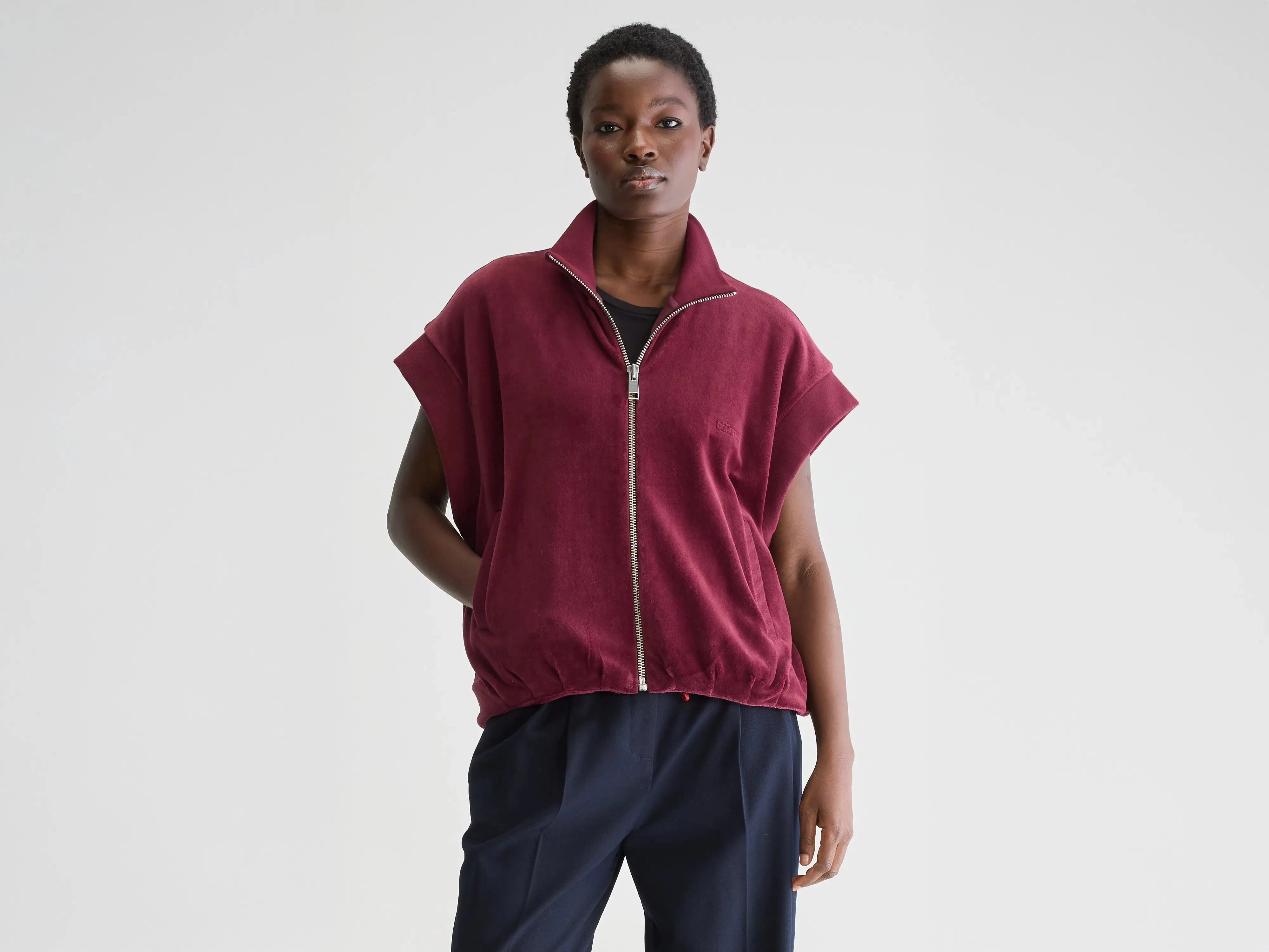 Tallos sleeveless sweatshirt (251 / W / BORDEAUX) sold by Bellrose