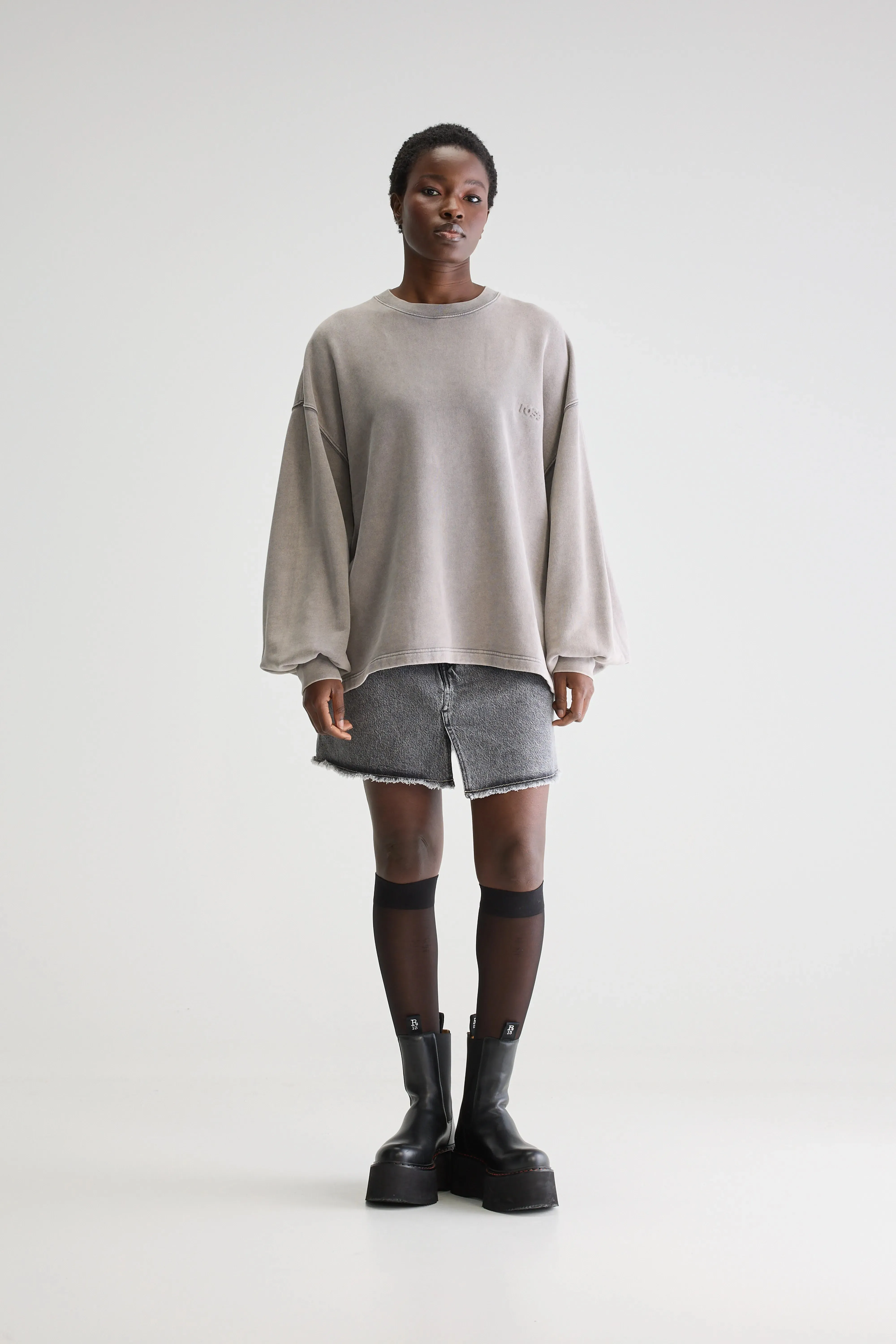Fave crewneck sweatshirt (251 / W / DEEP GREY) sold by Bellrose product image thumbnail 3