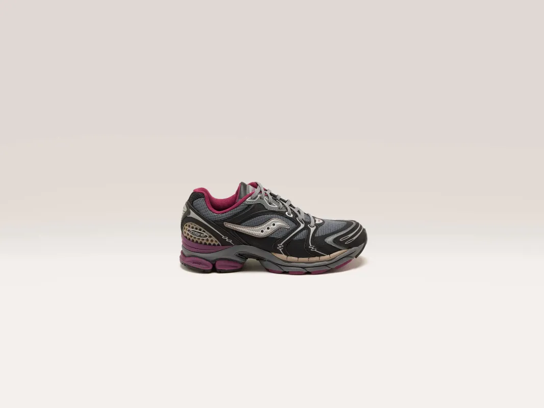 Progrid Triumph 4 Winter Tech for Women (242 / W / PLUM) made by Saucony