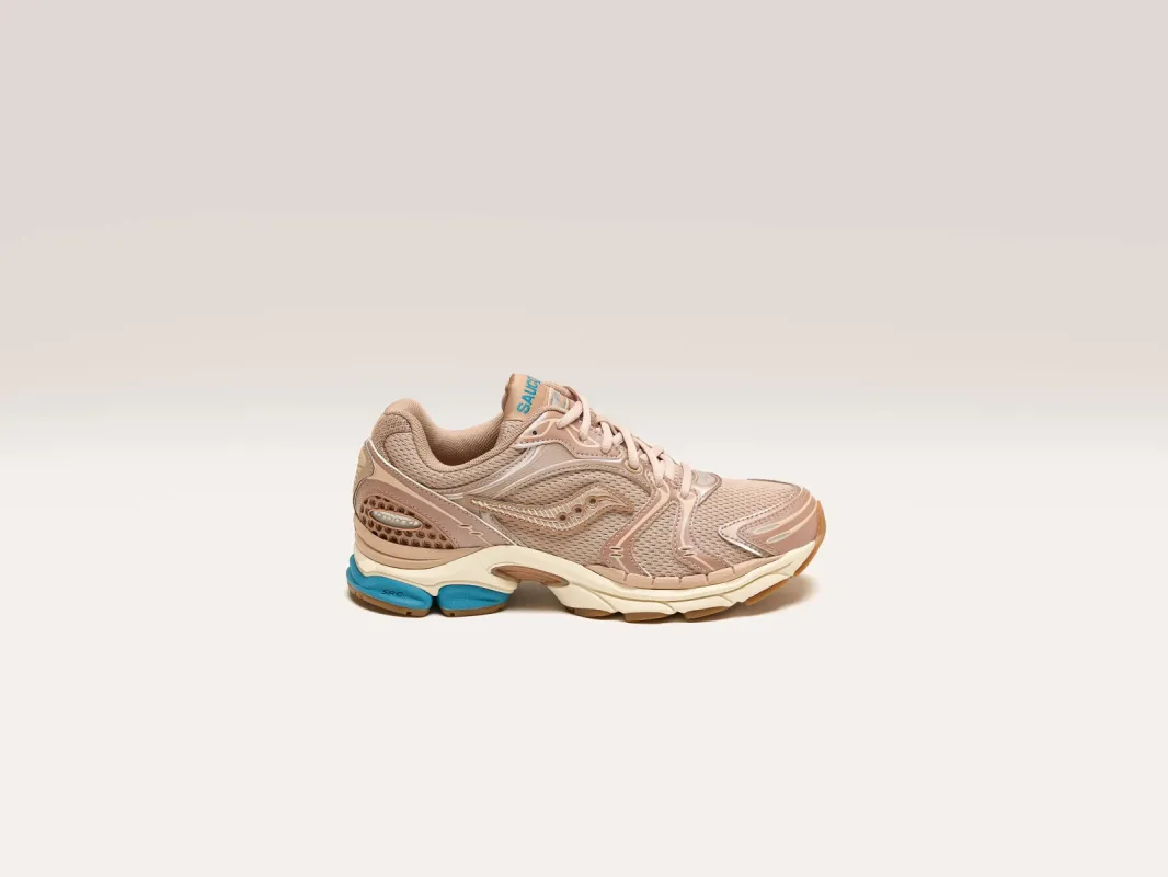 Progrid Triumph 4 CS for Women (242 / W / PINK) made by Saucony