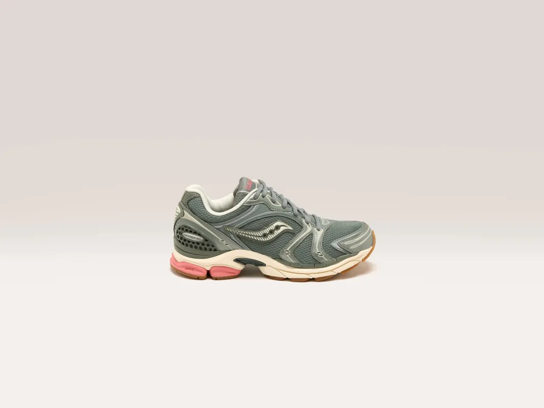 Progrid Triumph 4 CS for Women (242 / W / GREEN) made by Saucony