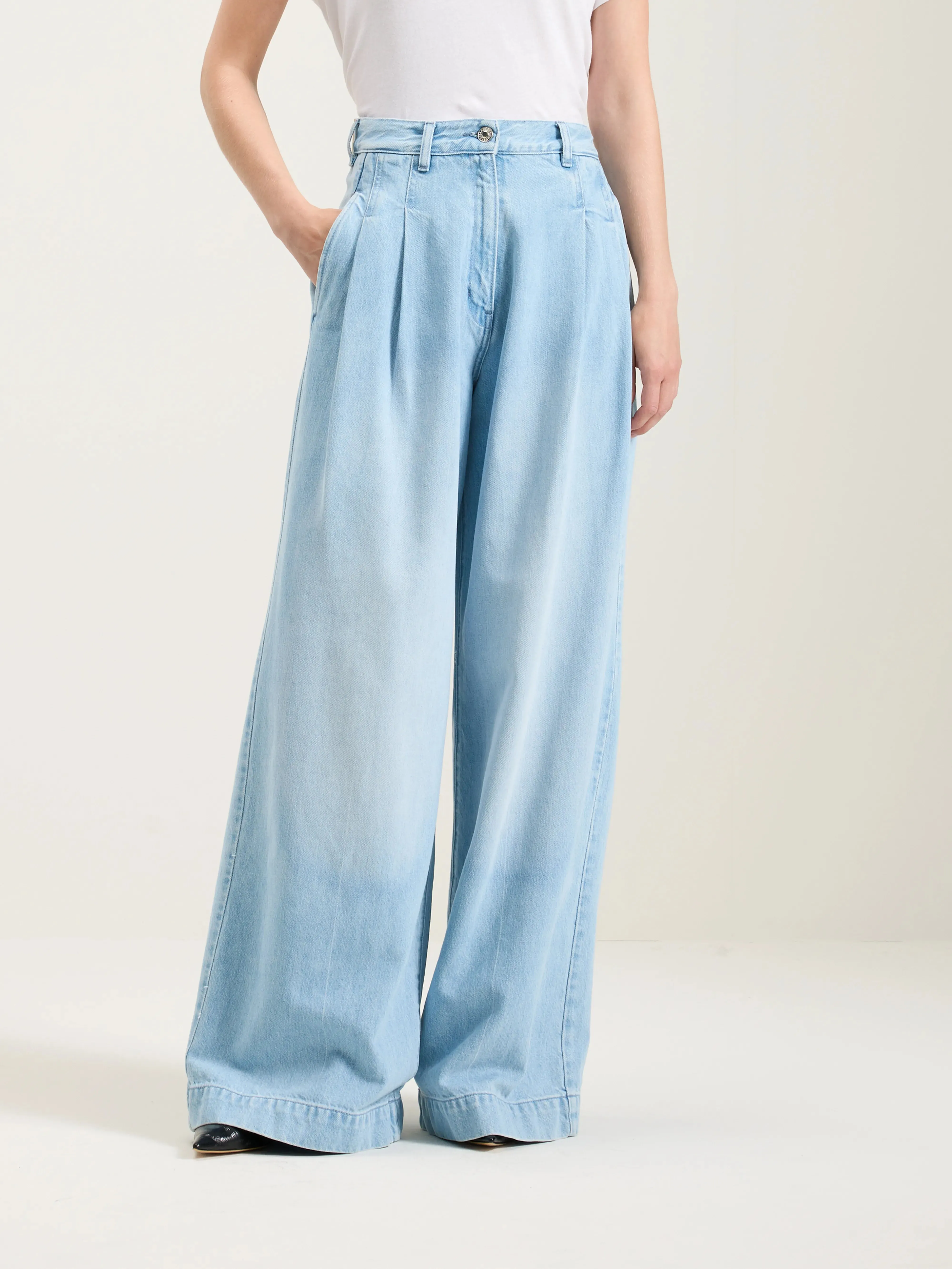 Denim N. 74 super-wide jeans (242 / W / USED LT BLUE) sold by Bellrose product image thumbnail 3