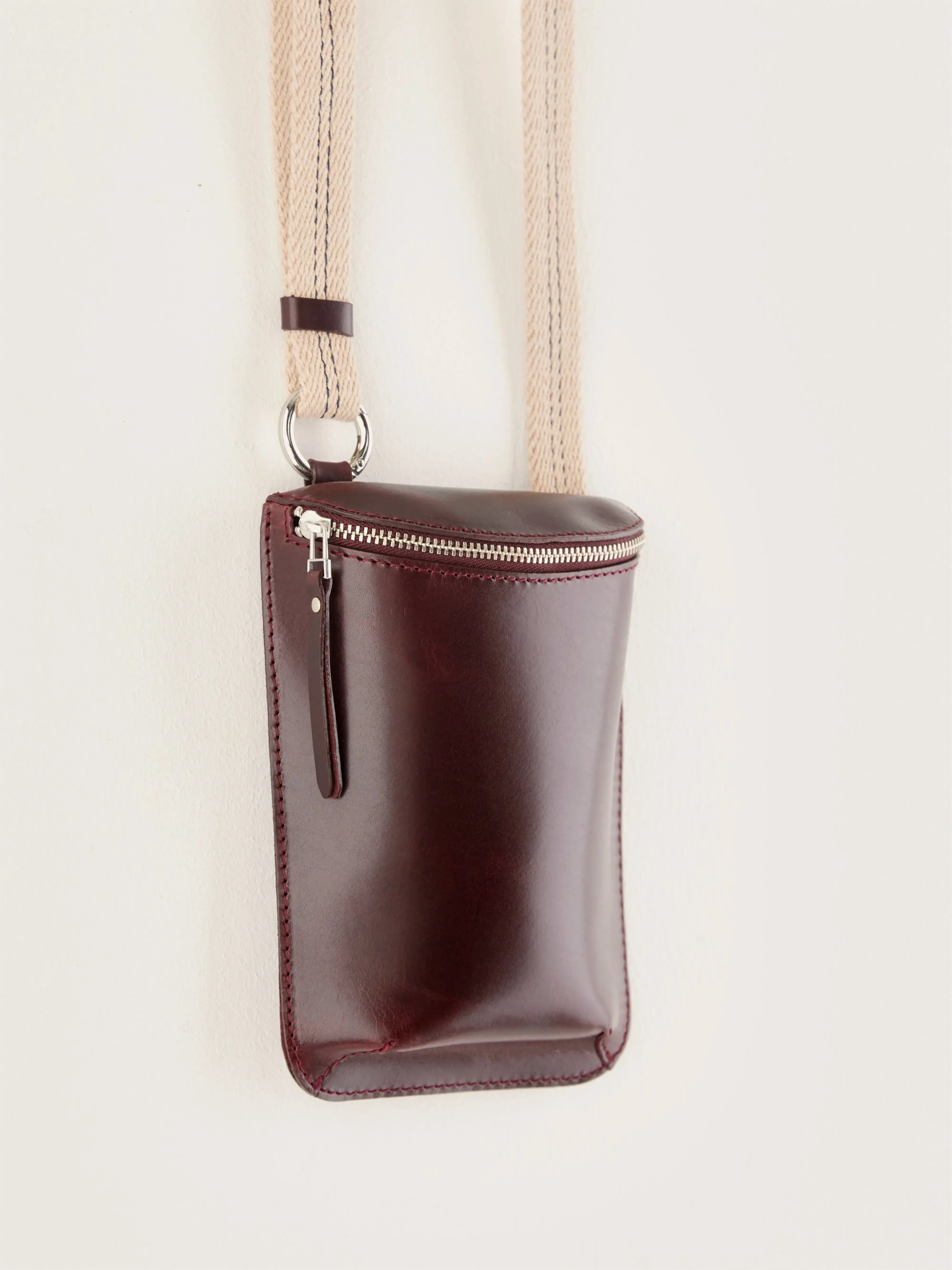Shone zip-top mini bag (242 / W / BORDEAUX) sold by Bellrose product image thumbnail 4
