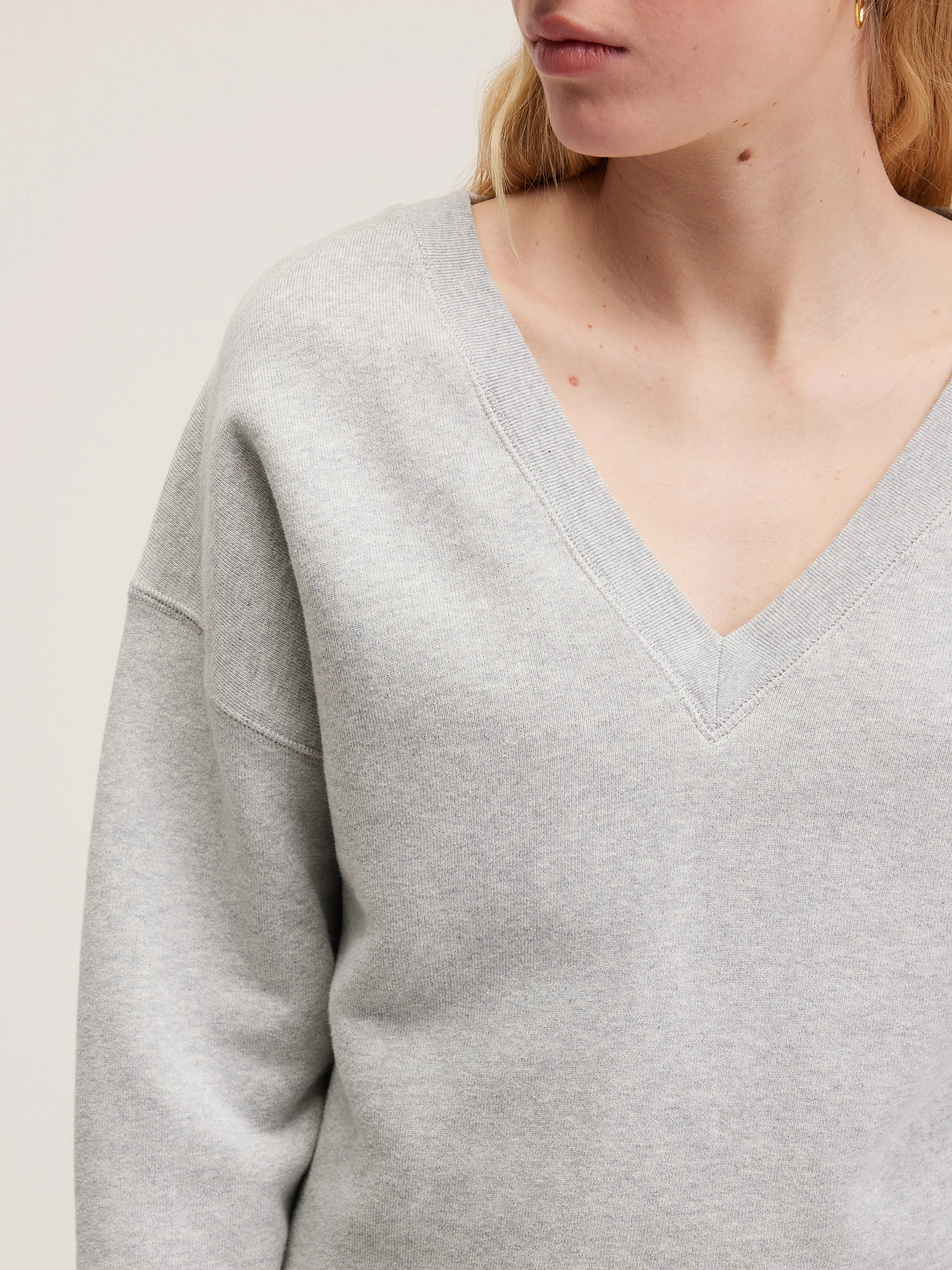 Fellow v-neck sweatshirt (242 / W / H. GREY) sold by Bellrose product image thumbnail 5