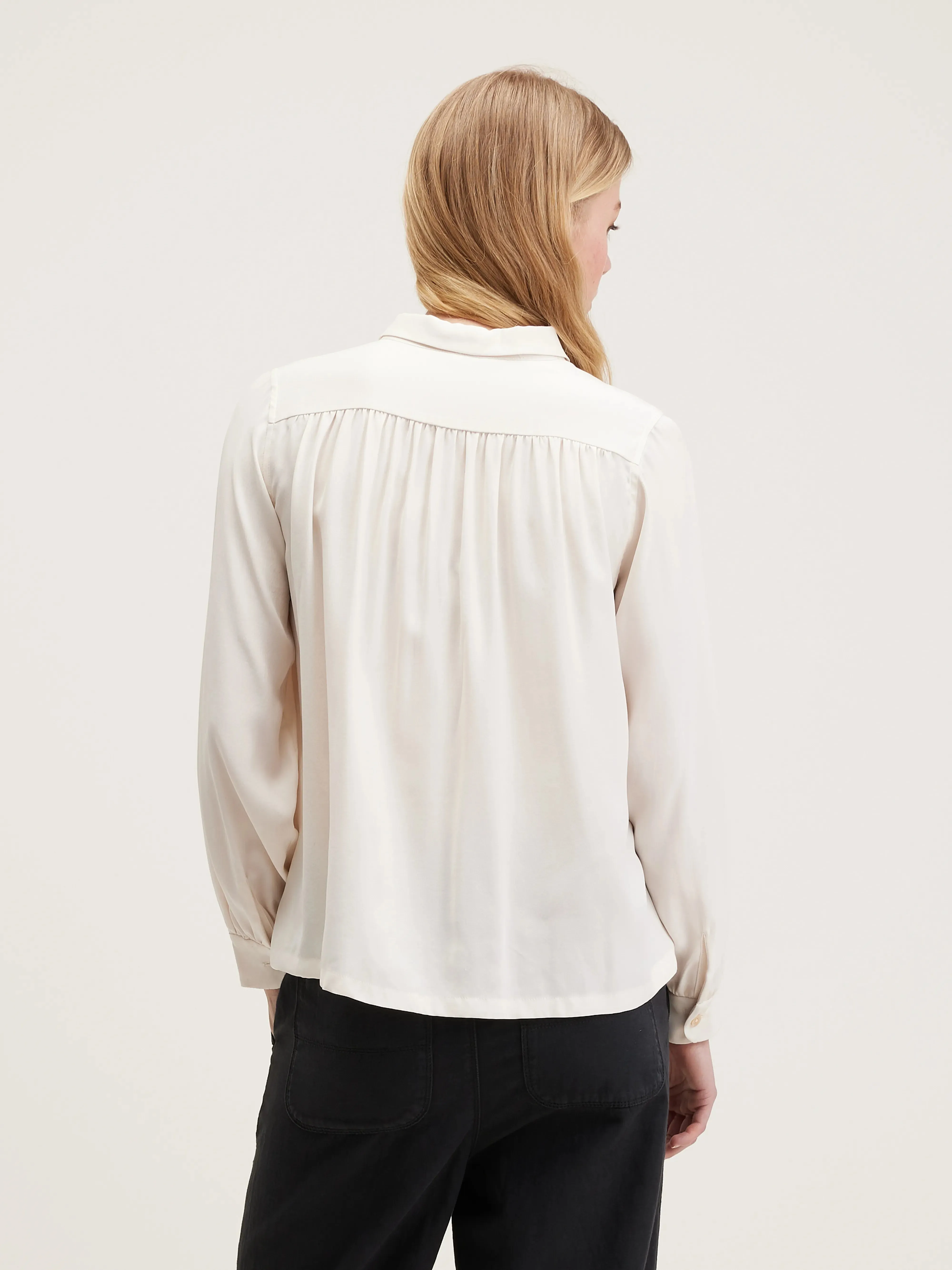 Taxi classic silk blouse (242 / W / NATURAL) sold by Bellrose product image thumbnail 4