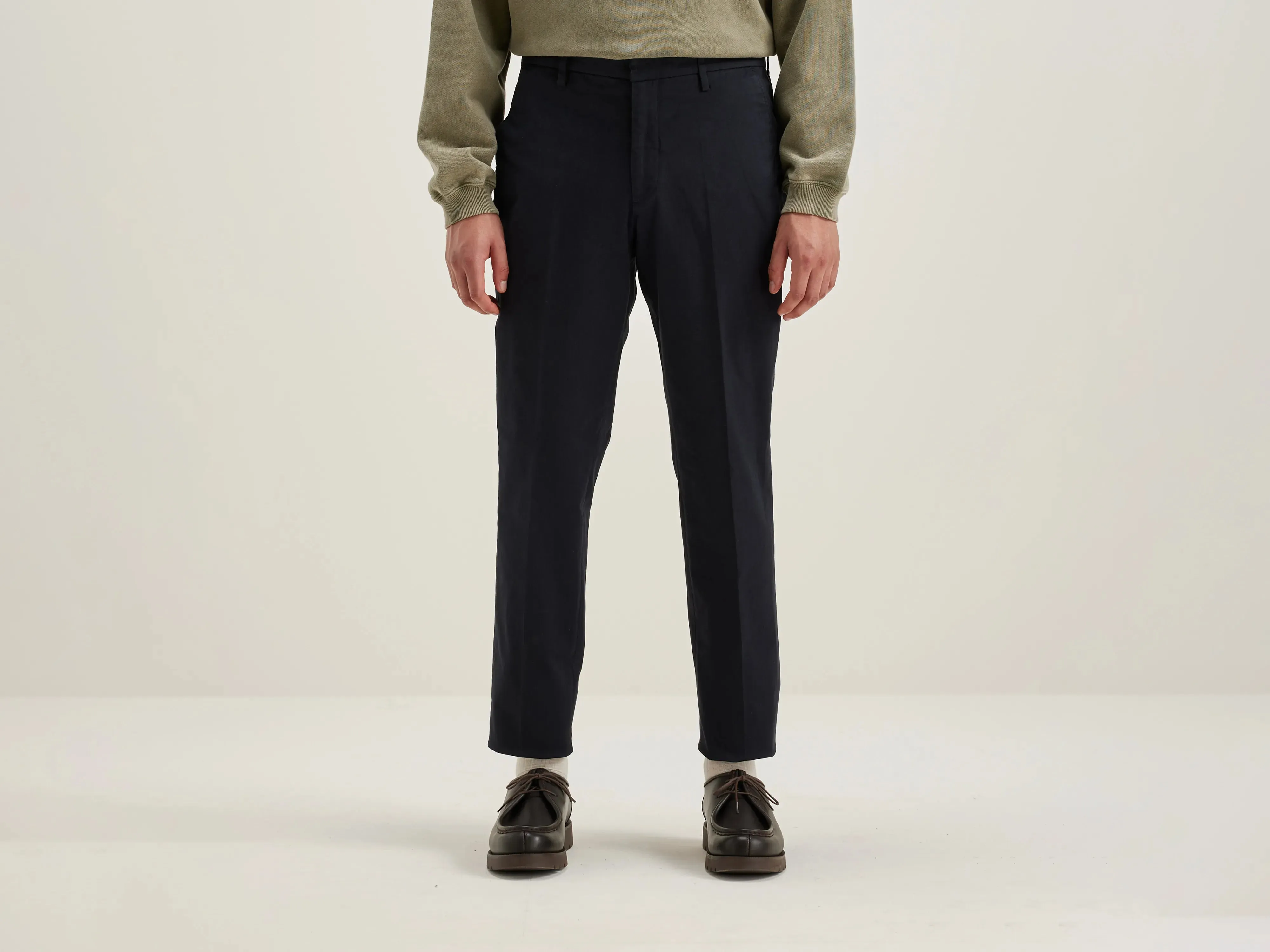 Stanley tapered trousers (242 / M / NAVY) sold by Bellrose