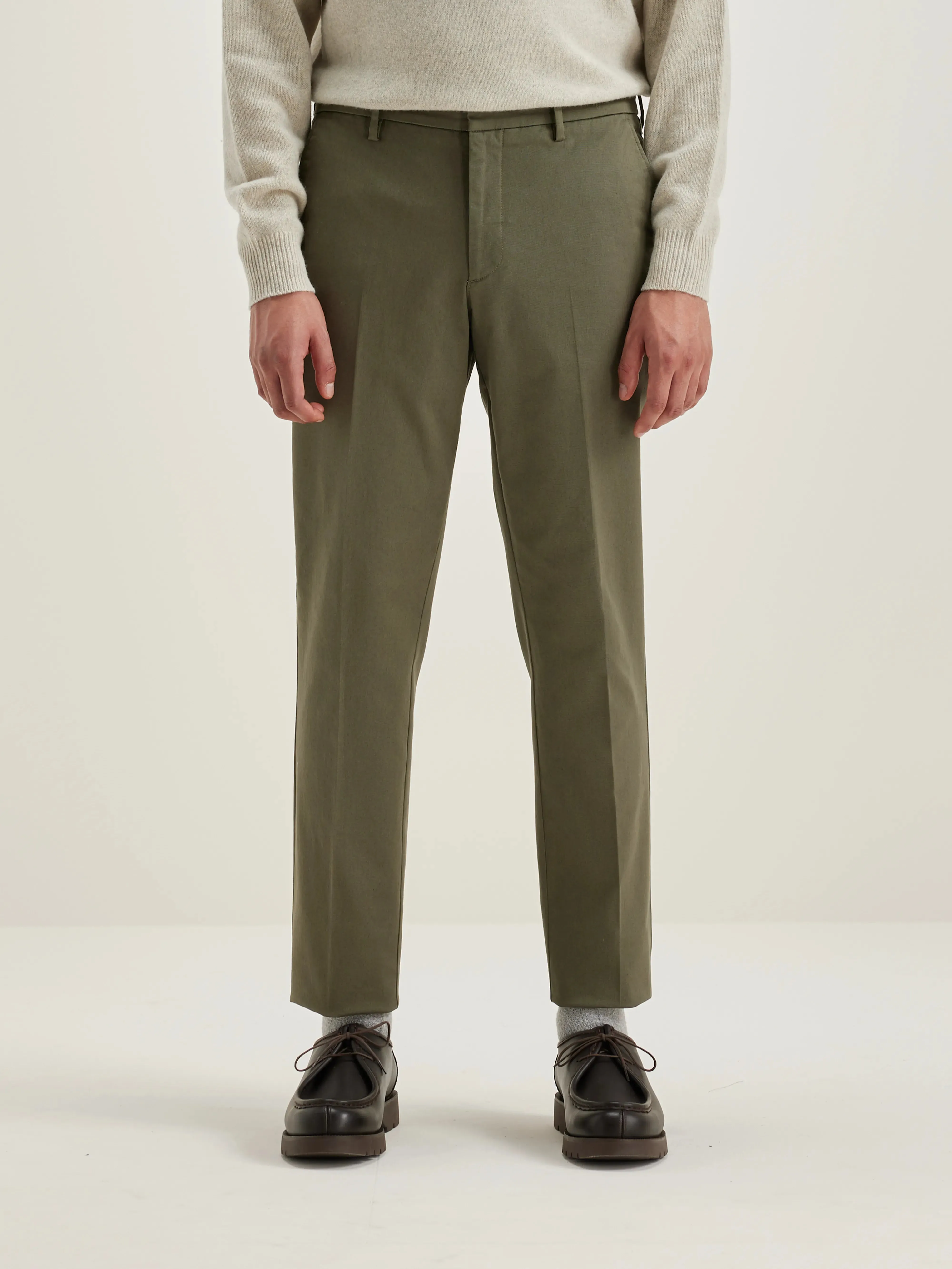 Stanley tapered trousers (242 / M / DUSTY OLIVE) sold by Bellrose product image thumbnail 2