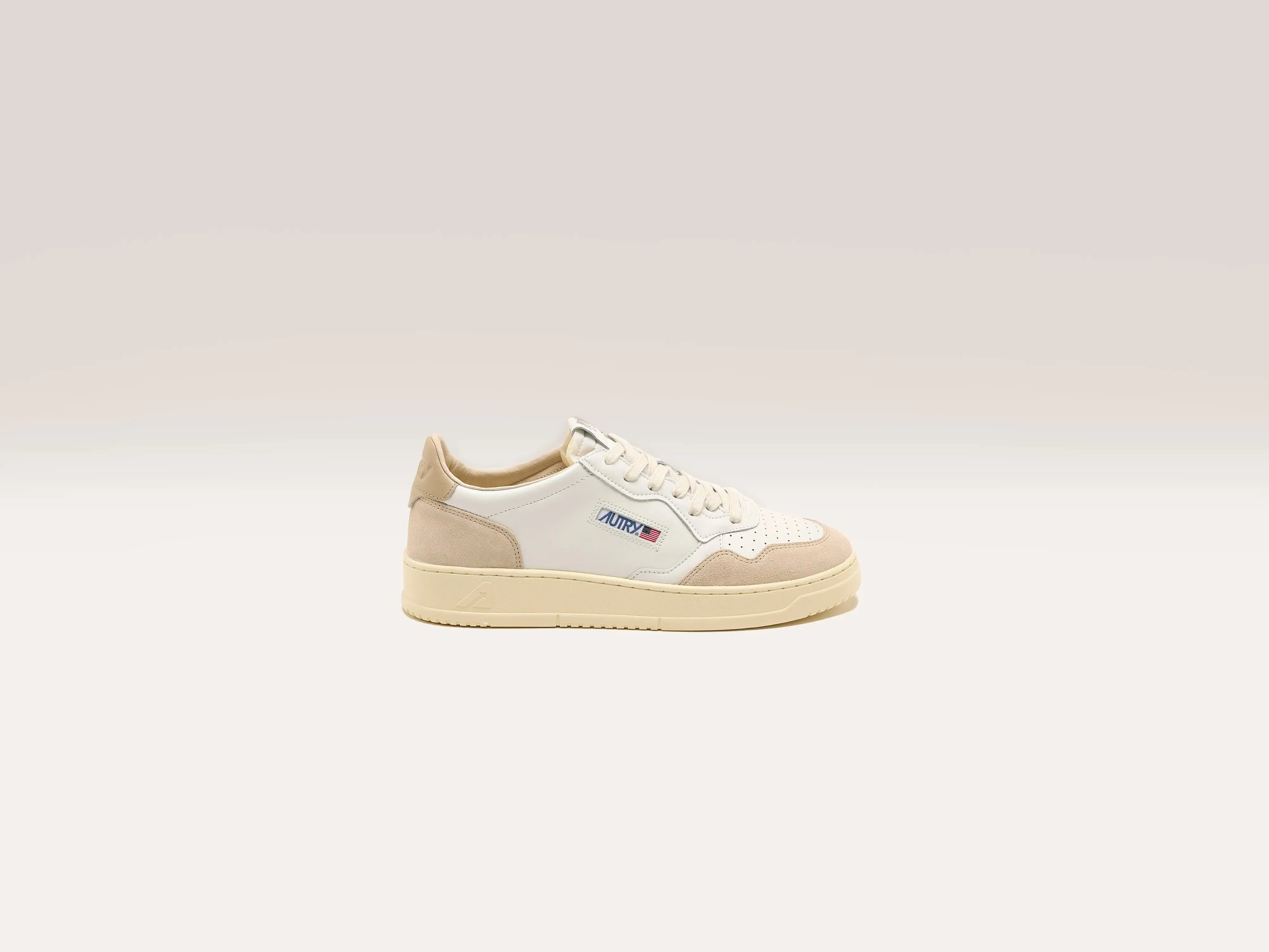Medalist Low For Women (242 / W / BEIGE) sold by Bellrose