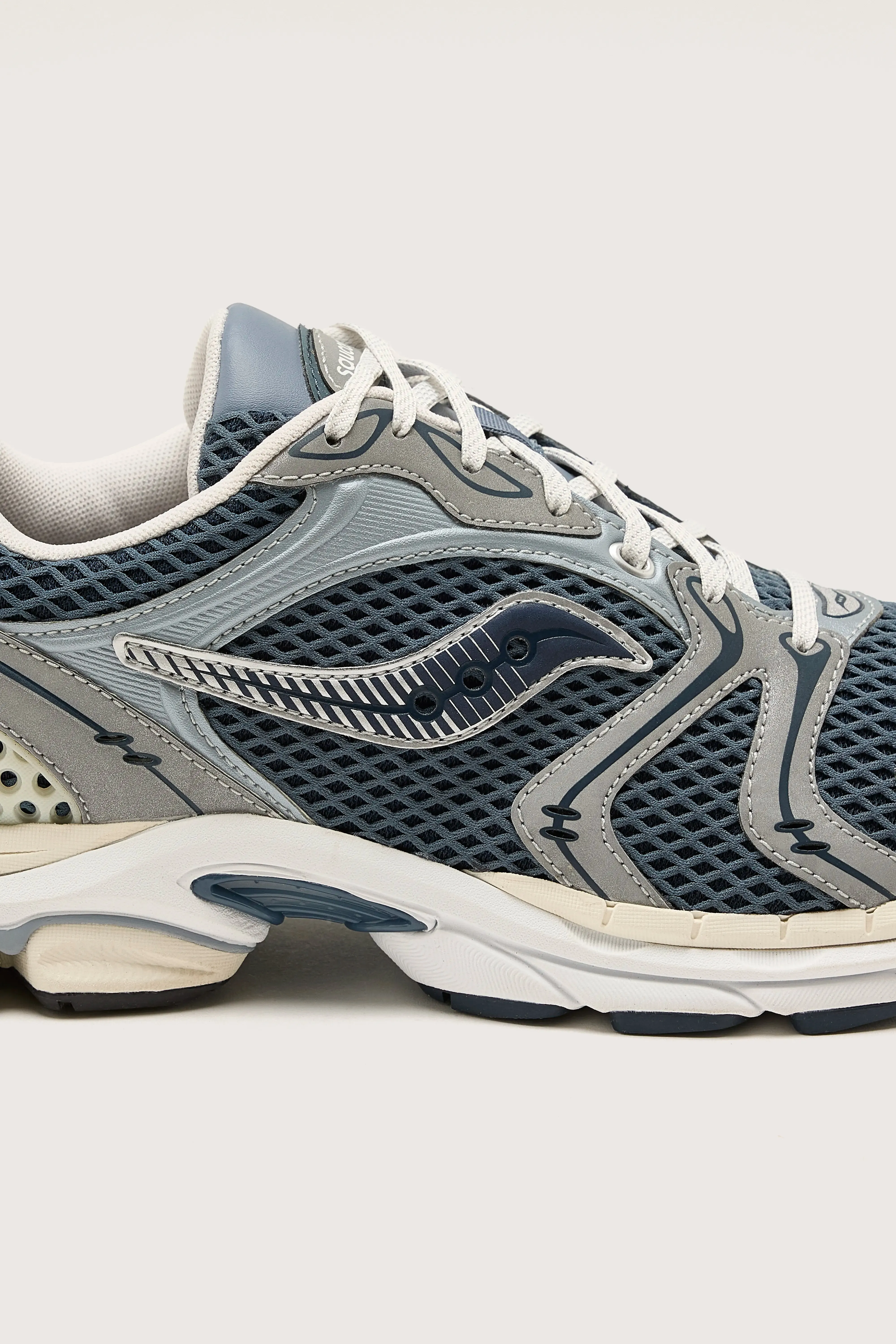 Progrid Triumph 4 For Men (242 / M / SILVER) sold by Bellrose product image thumbnail 5