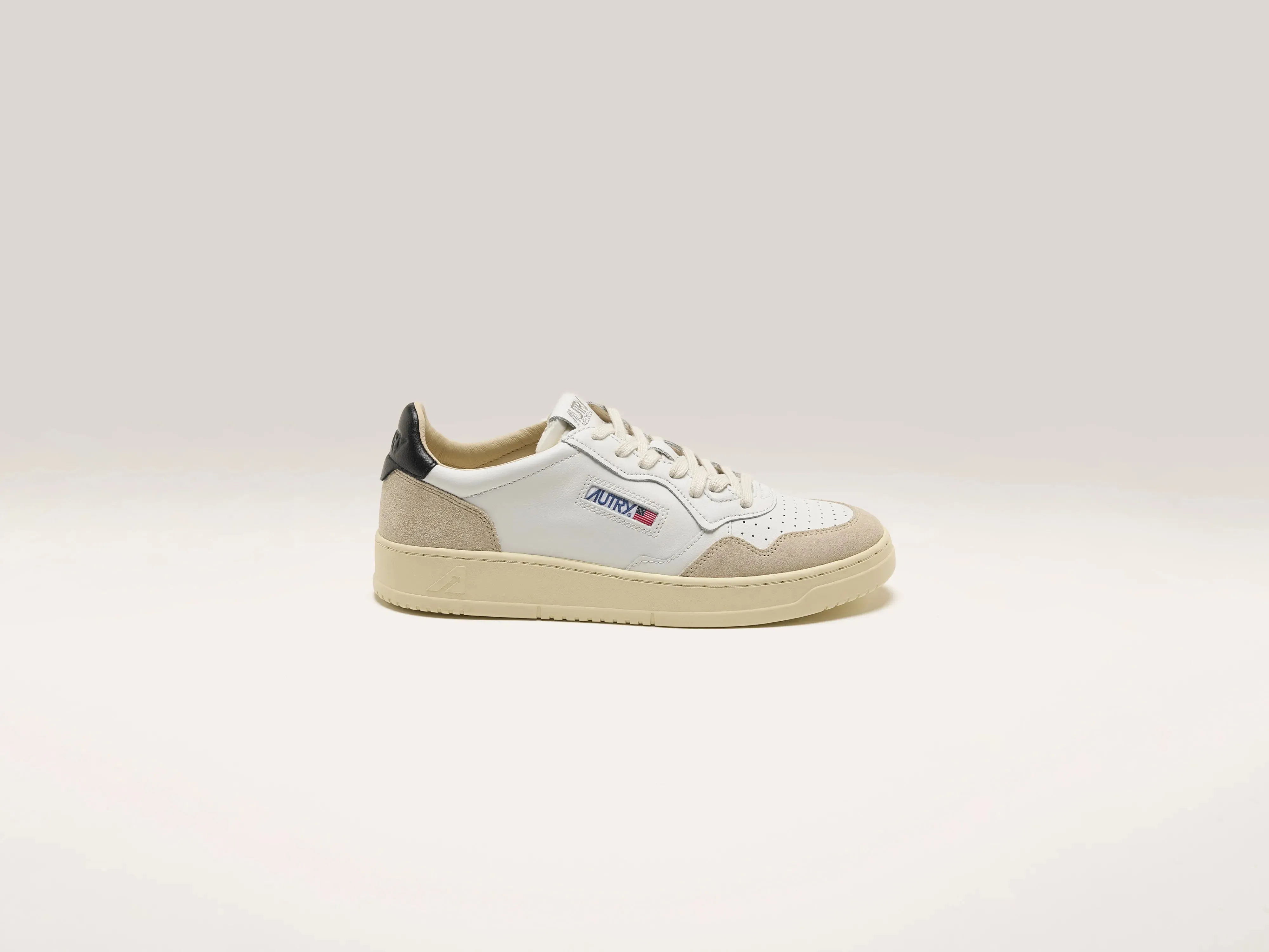 Medalist Low for Men (242 / M / BLACK) sold by Bellrose