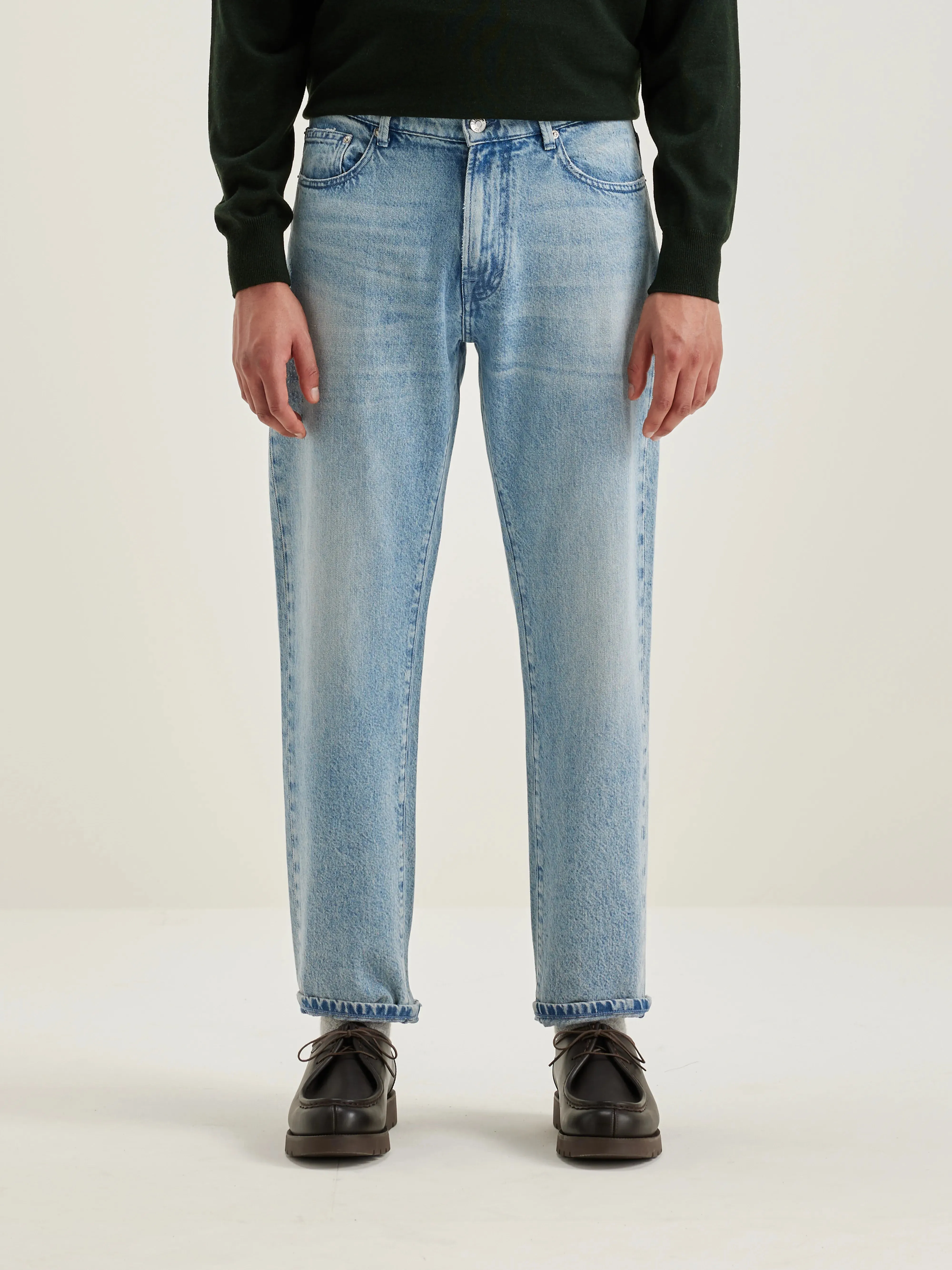 Keegan straight jeans (242 / M / LT BLUE BLEACH) sold by Bellrose product image thumbnail 2
