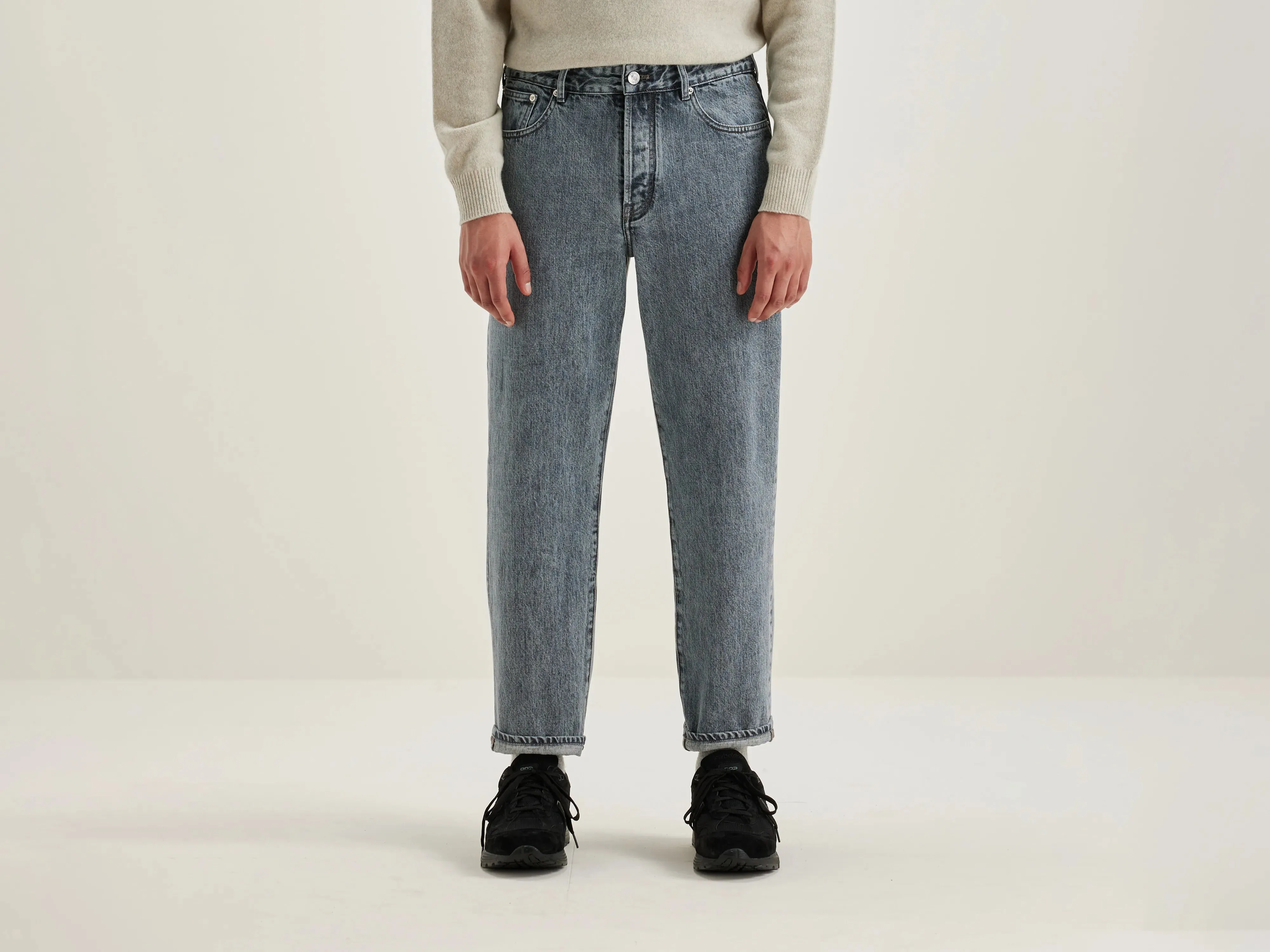 Porter tapered jeans (242 / M / USED MD BLUE) sold by Bellrose