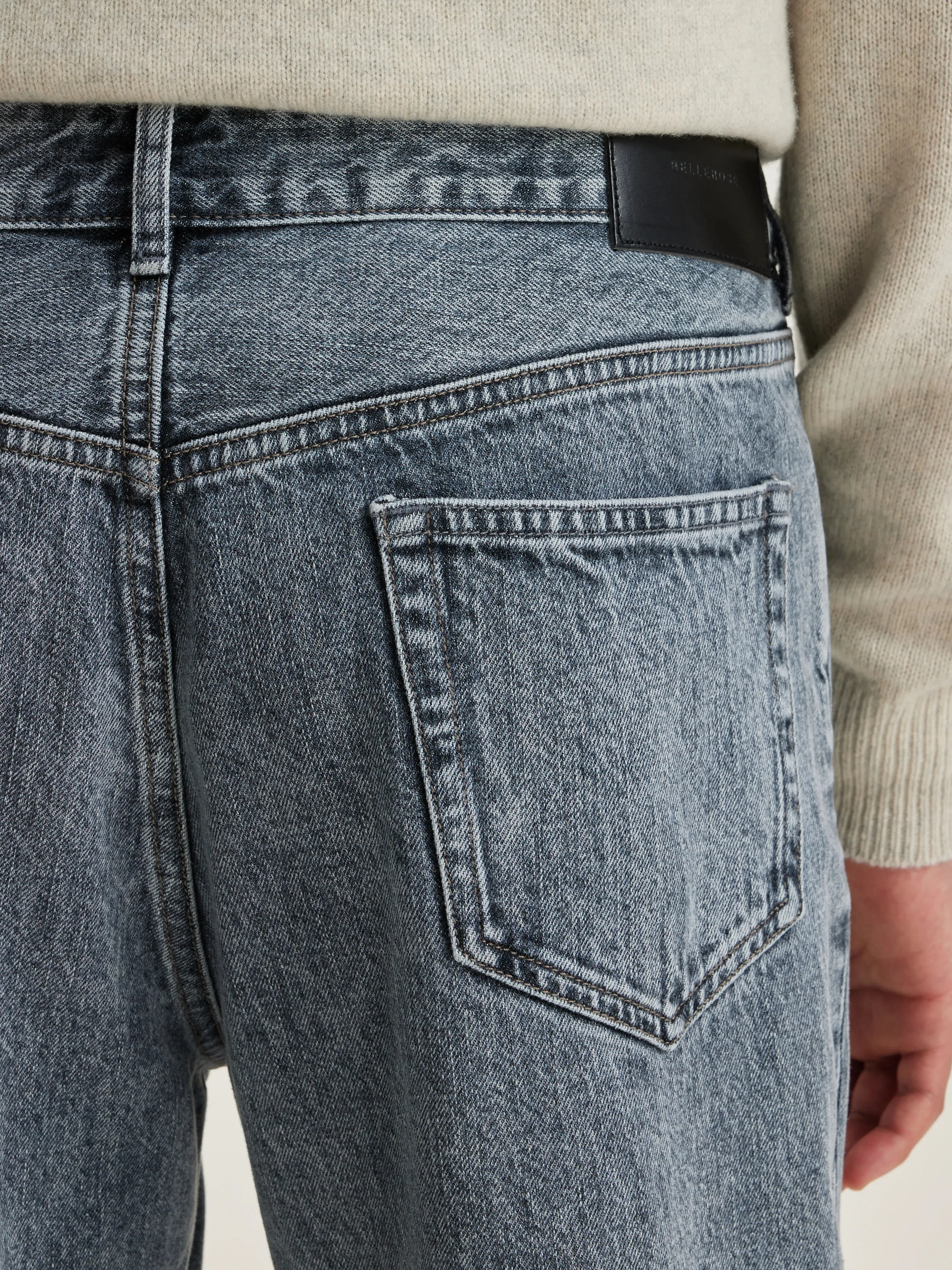 Porter tapered jeans (242 / M / USED MD BLUE) sold by Bellrose product image thumbnail 5