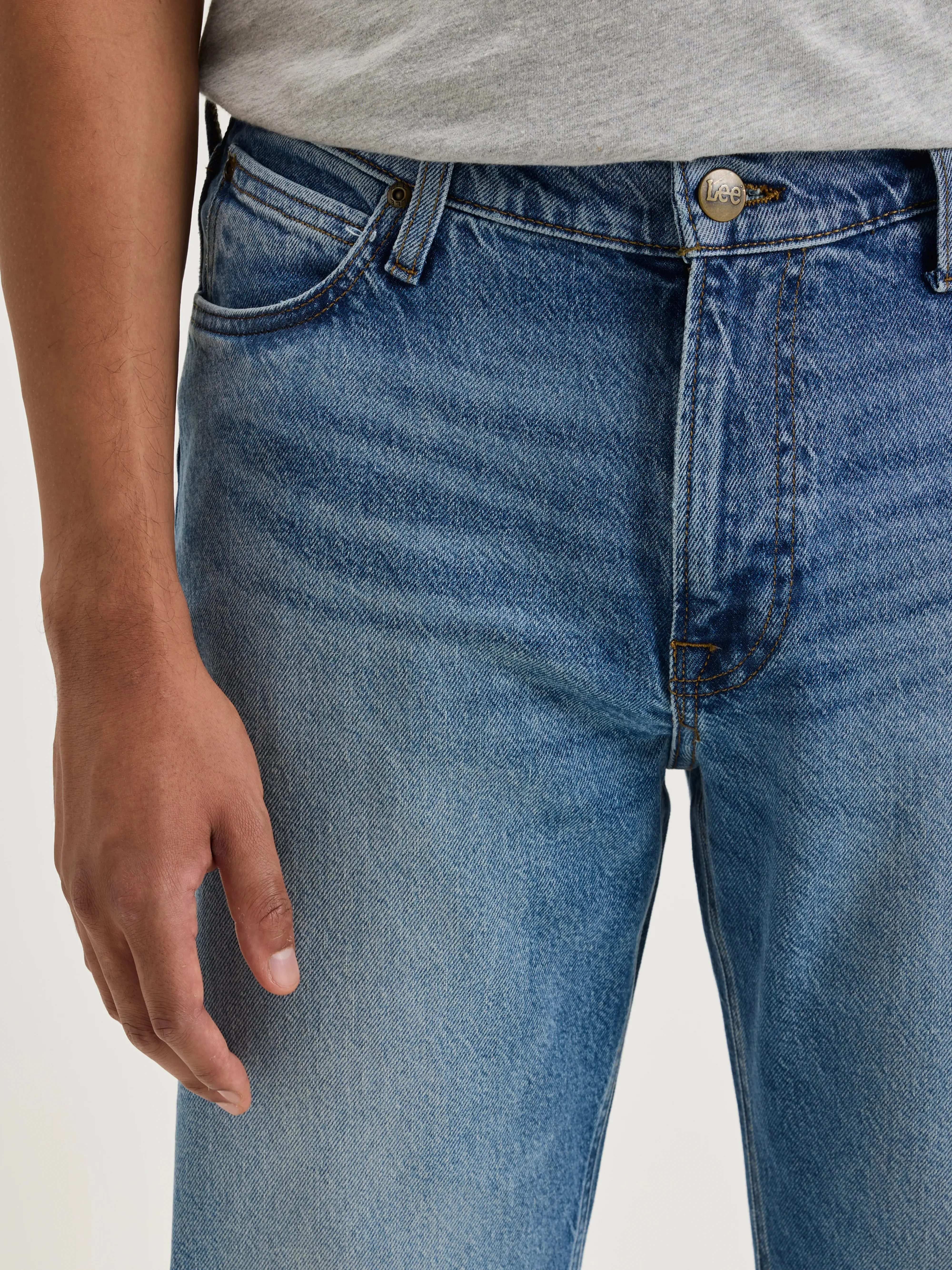 West Jeans (242 / M / WORN) sold by Bellrose product image thumbnail 4