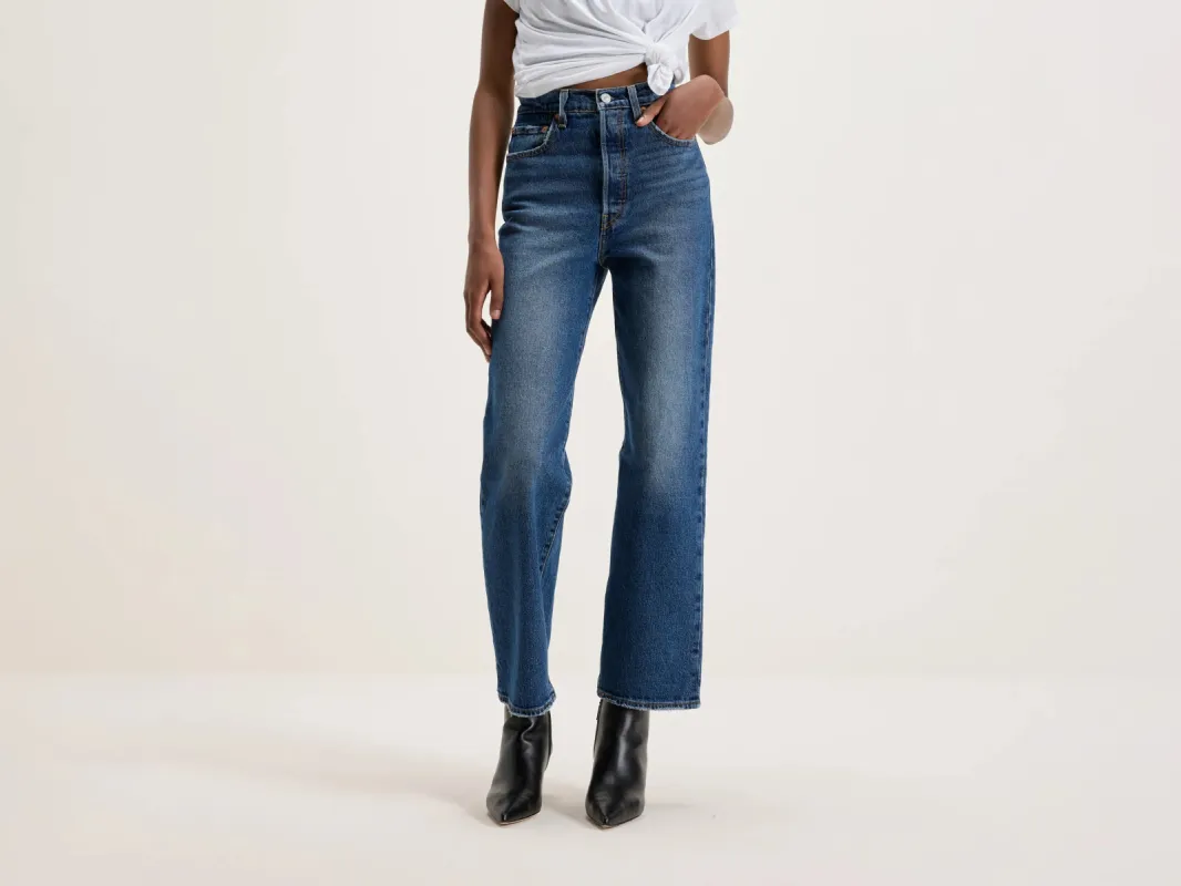 Ribcage Straight Ankle Jeans (242 / W / STONE WASH) sold by Bellrose