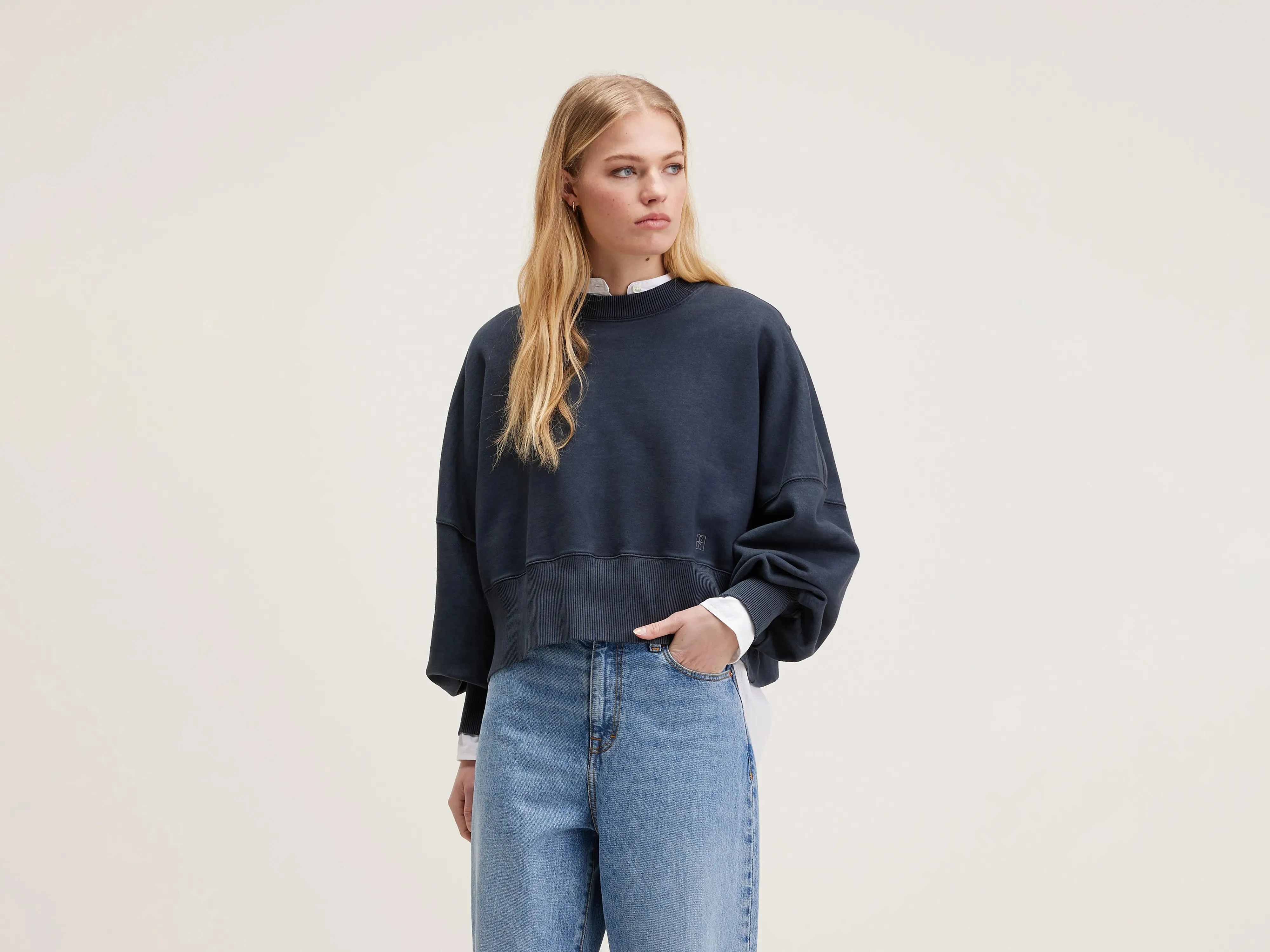 Salva cropped sweatshirt (242 / W / BLACK BEAUTY) sold by Bellrose