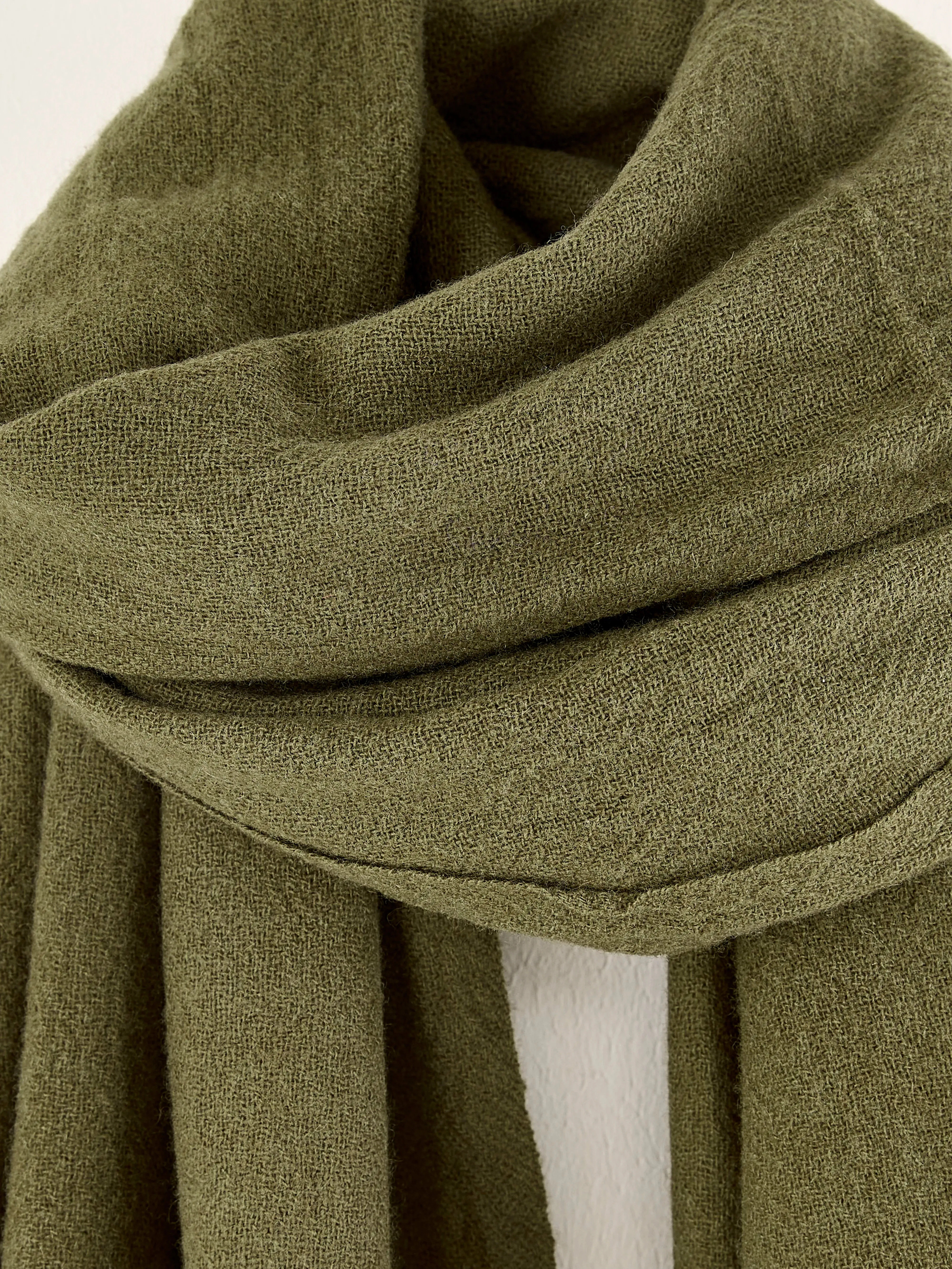 Rywo woven scarf (242 / W / MILITARY) sold by Bellrose product image thumbnail 3