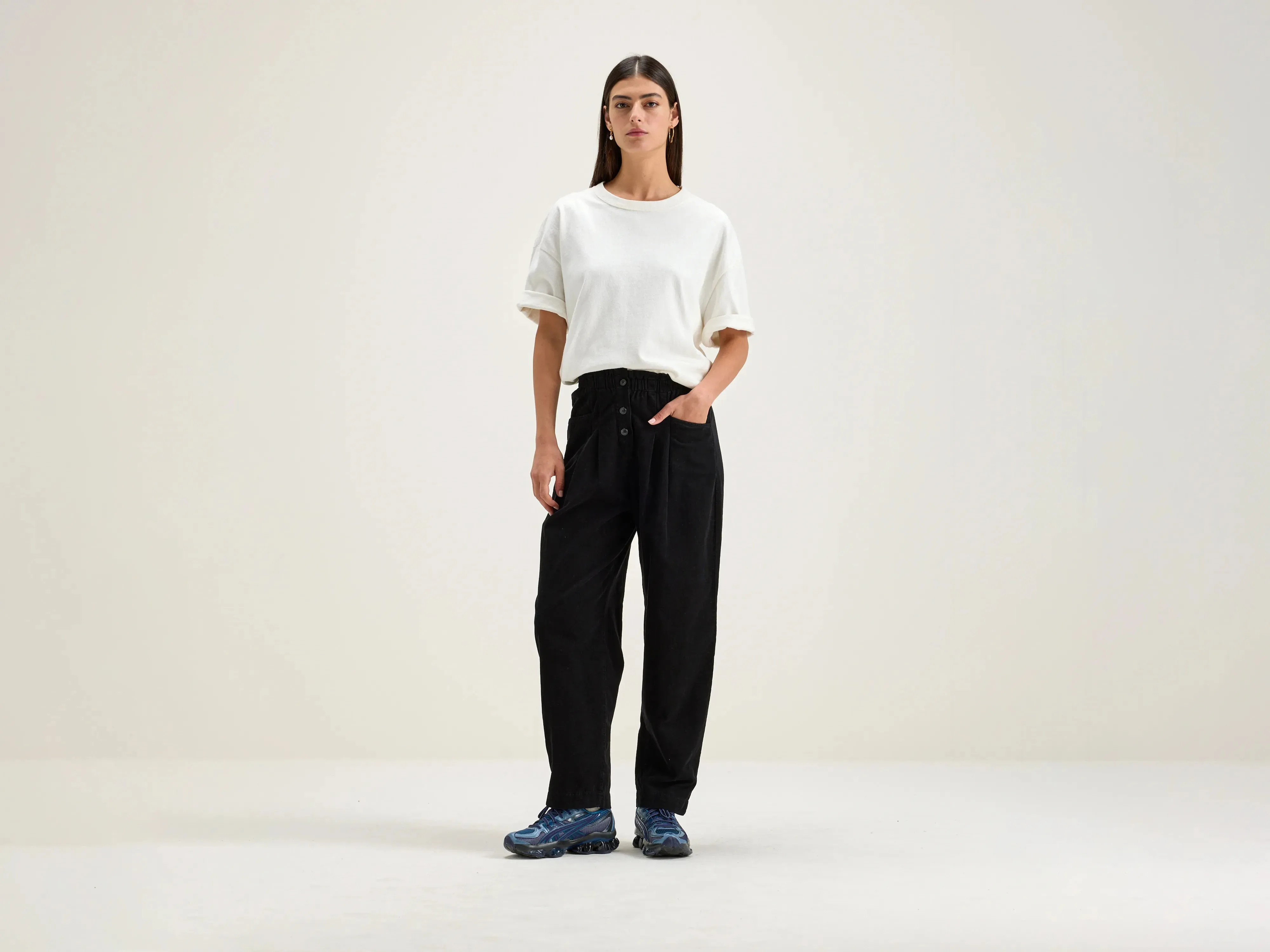 Lilo paperbag trousers (242 / W / BLACK BEAUTY) sold by Bellrose