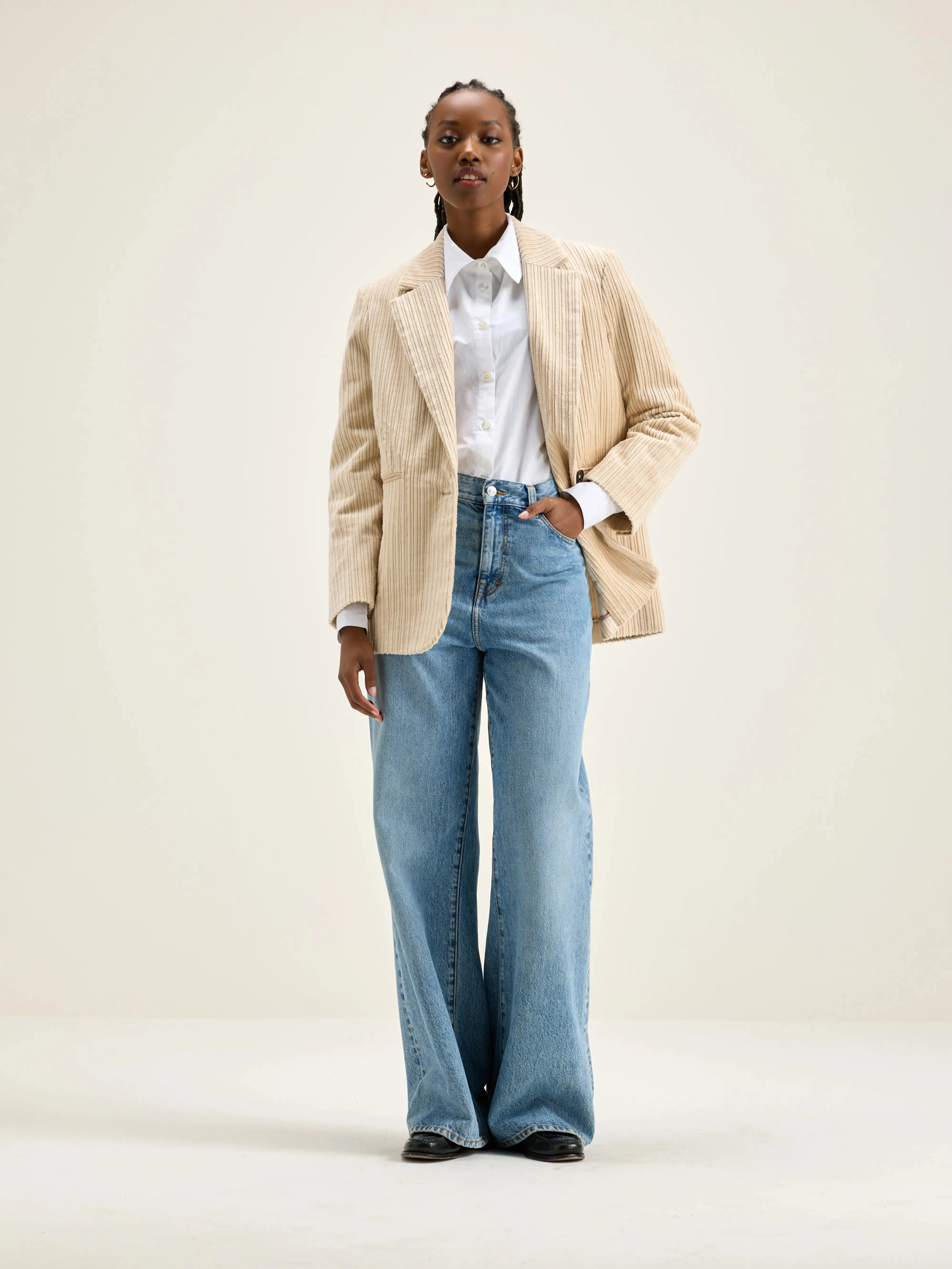 Veil relaxed blazer (242 / W / SHELL) sold by Bellrose product image thumbnail 2