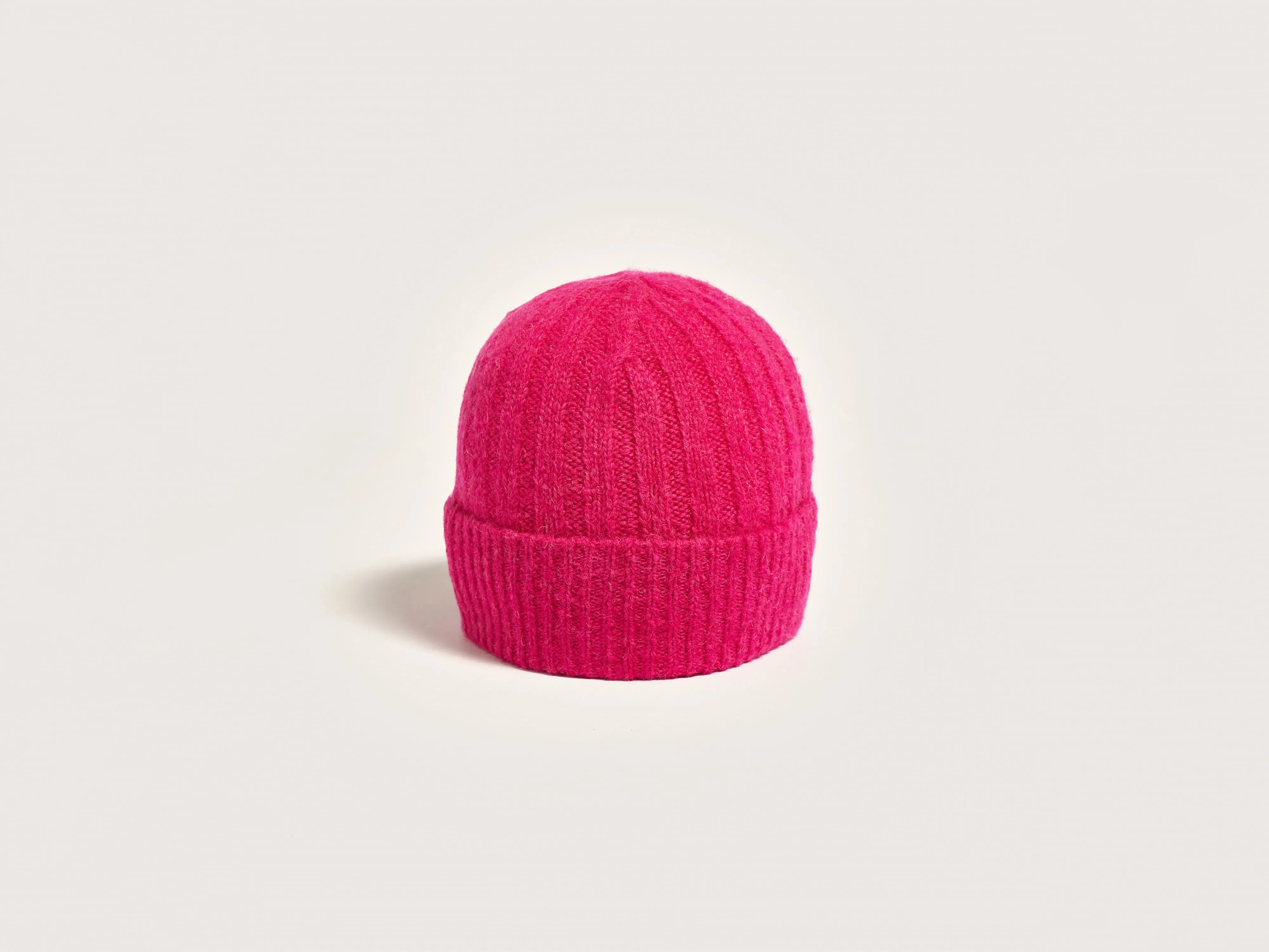 Aupte knitted beanie (242 / G / FUSHIA) sold by Bellrose