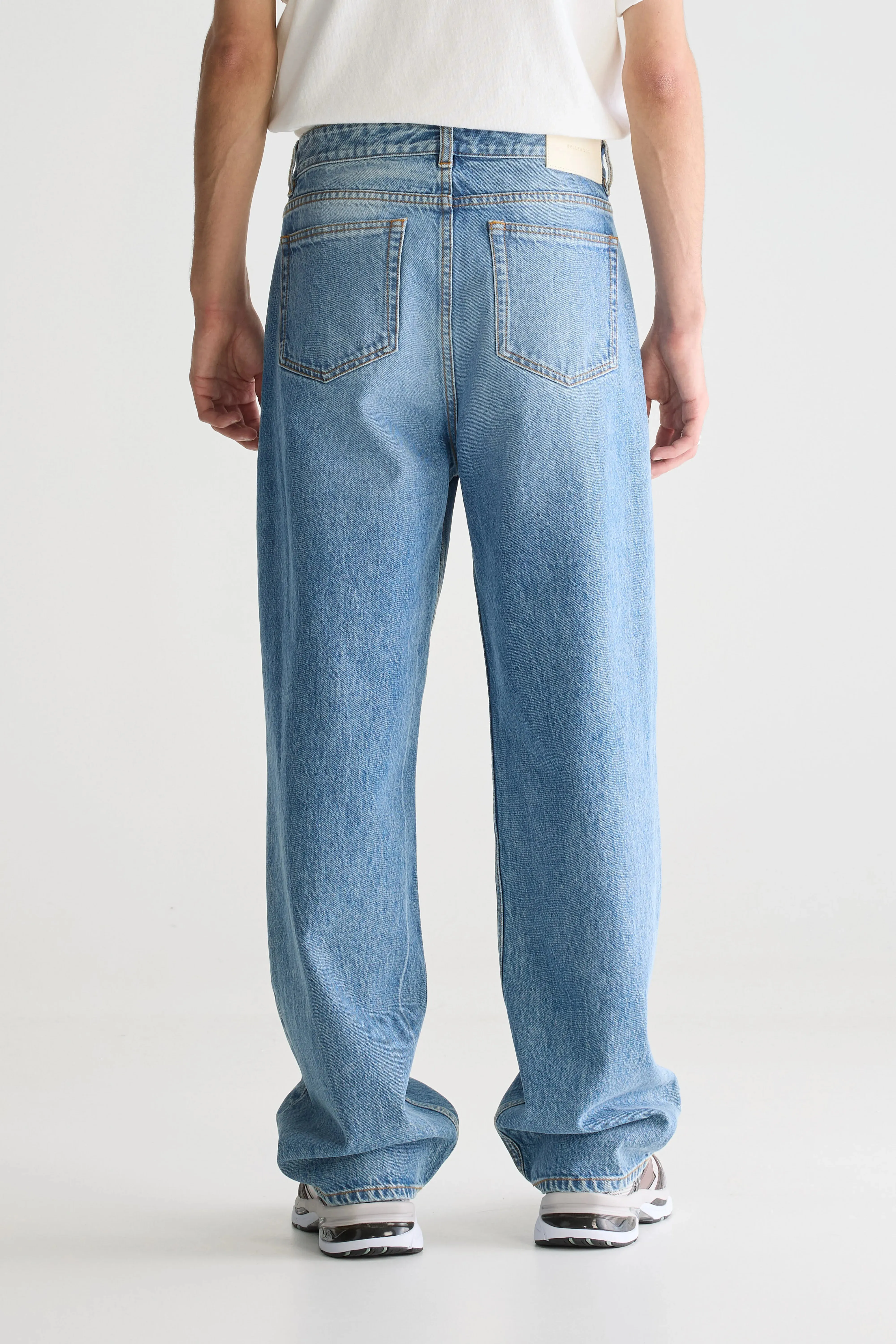 Denim N. 08 straight jeans (251 / M / VINTAGE LT BLUE) sold by Bellrose product image thumbnail 4