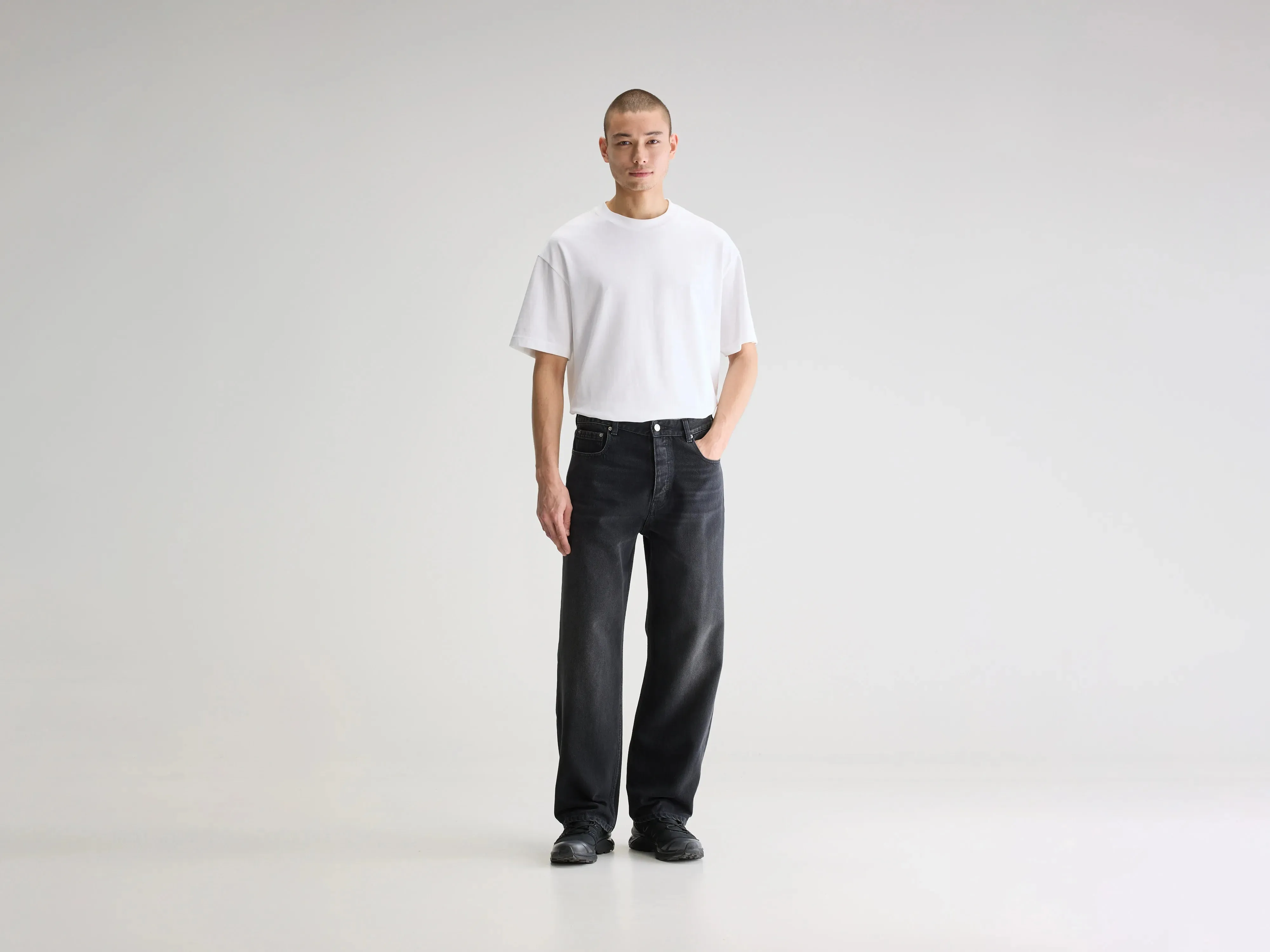 Denim N. 08 straight jeans (251 / M / USED BLACK) sold by Bellrose