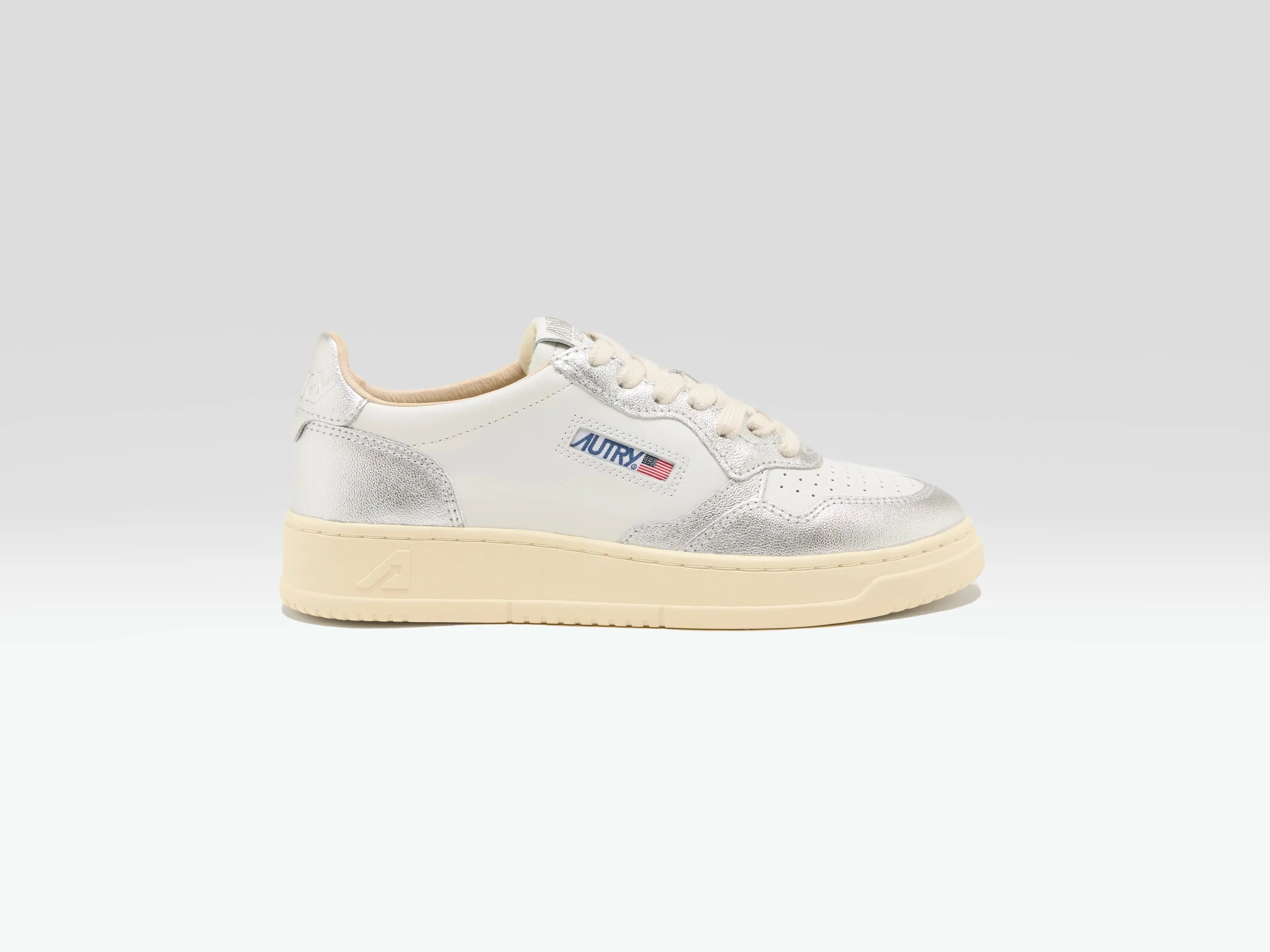 Medalist Low for Women (241 / W / SILVER) sold by Bellrose