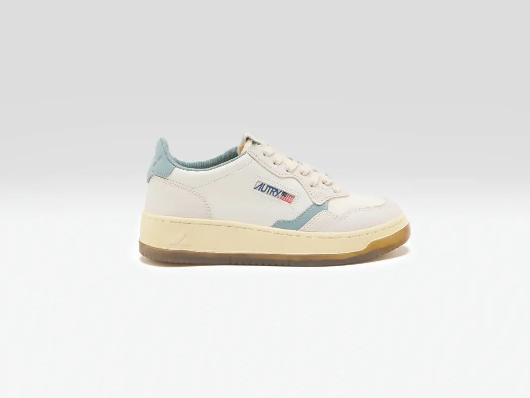 Medalist Low for Women (251 / W / BLUE) sold by Bellrose