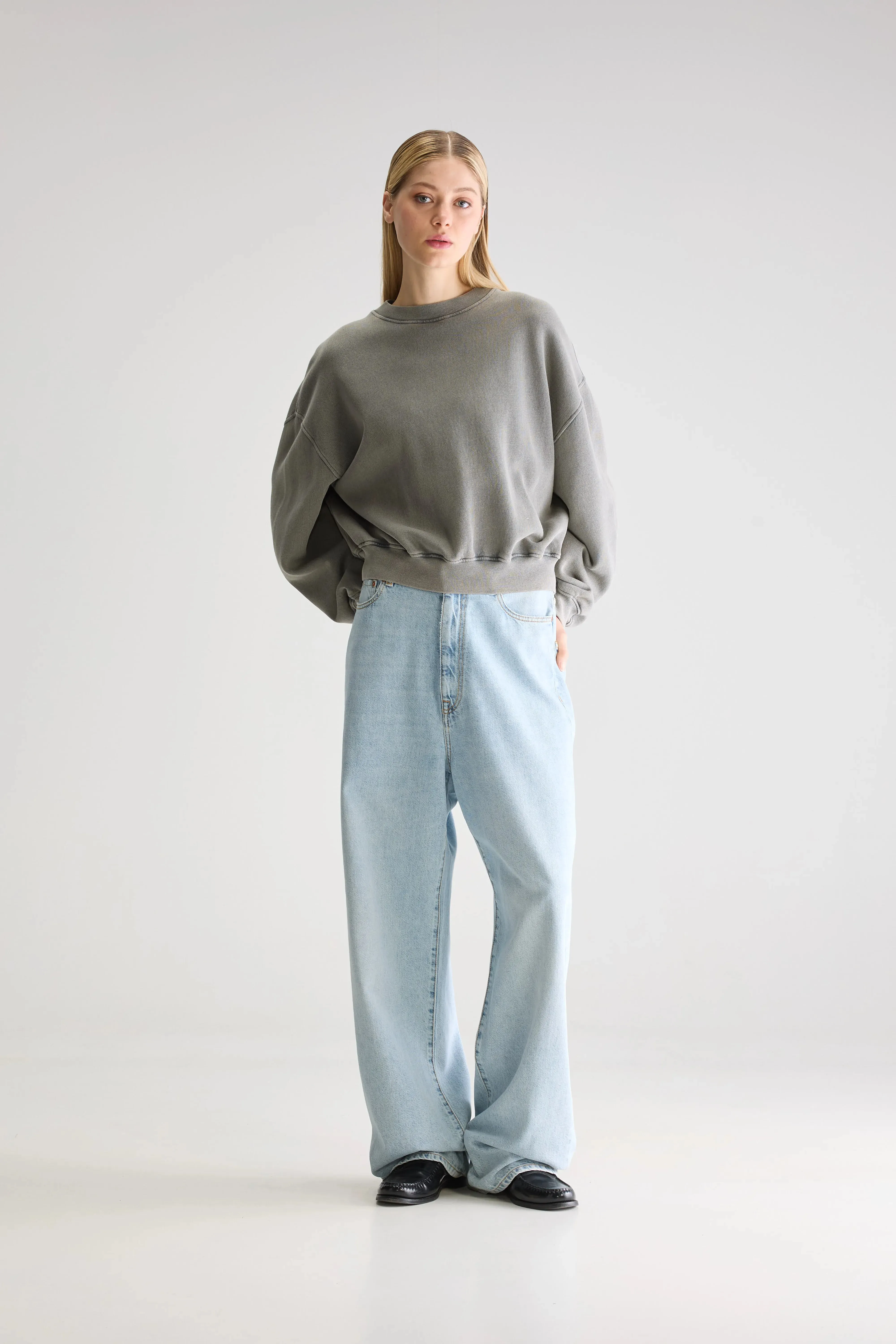 Fancy cropped sweatshirt (251 / W / BLACK SAND) sold by Bellrose product image thumbnail 3