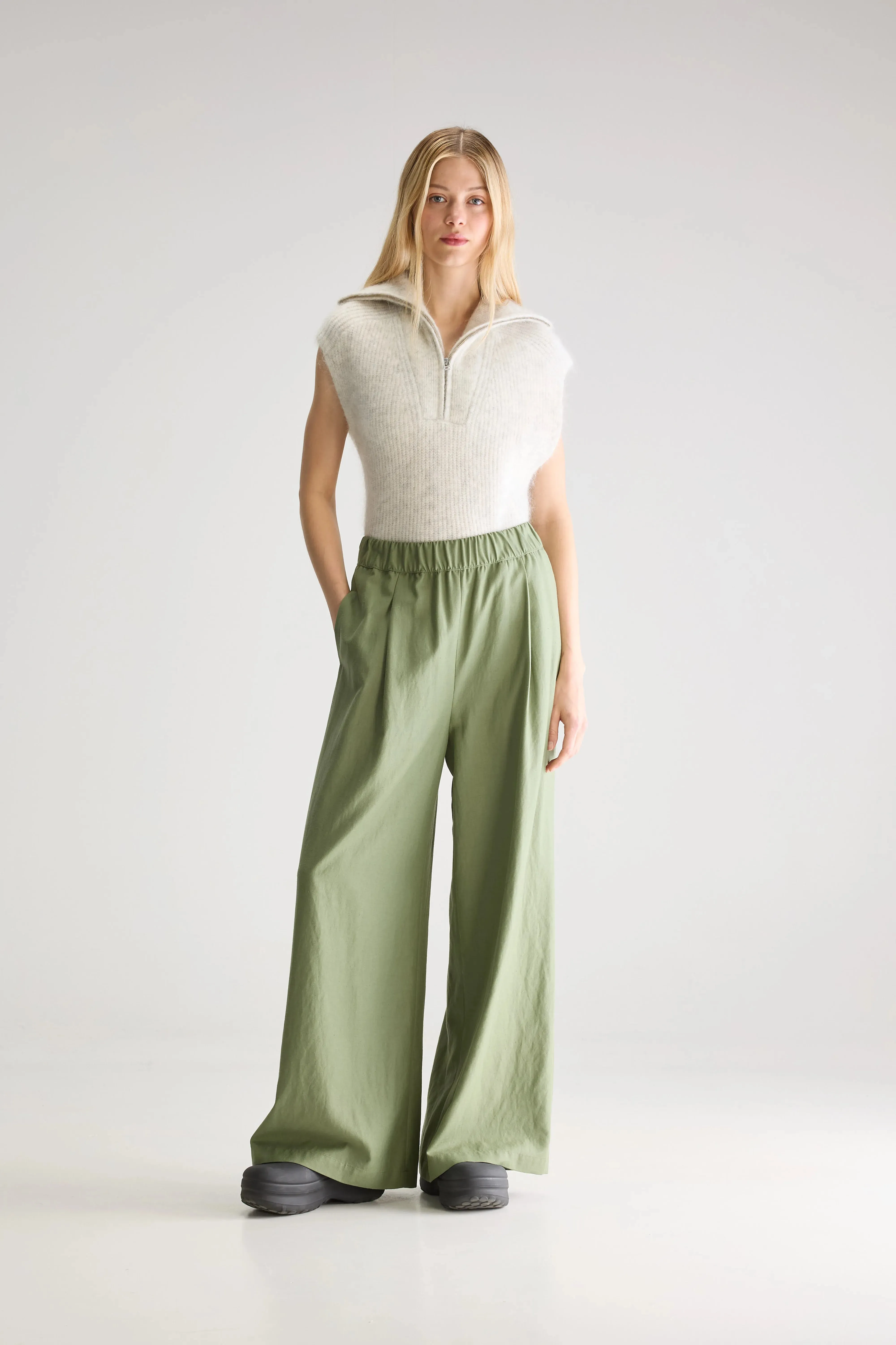 Vezza wide trousers (251 / W / JEEP) sold by Bellrose product image thumbnail 2