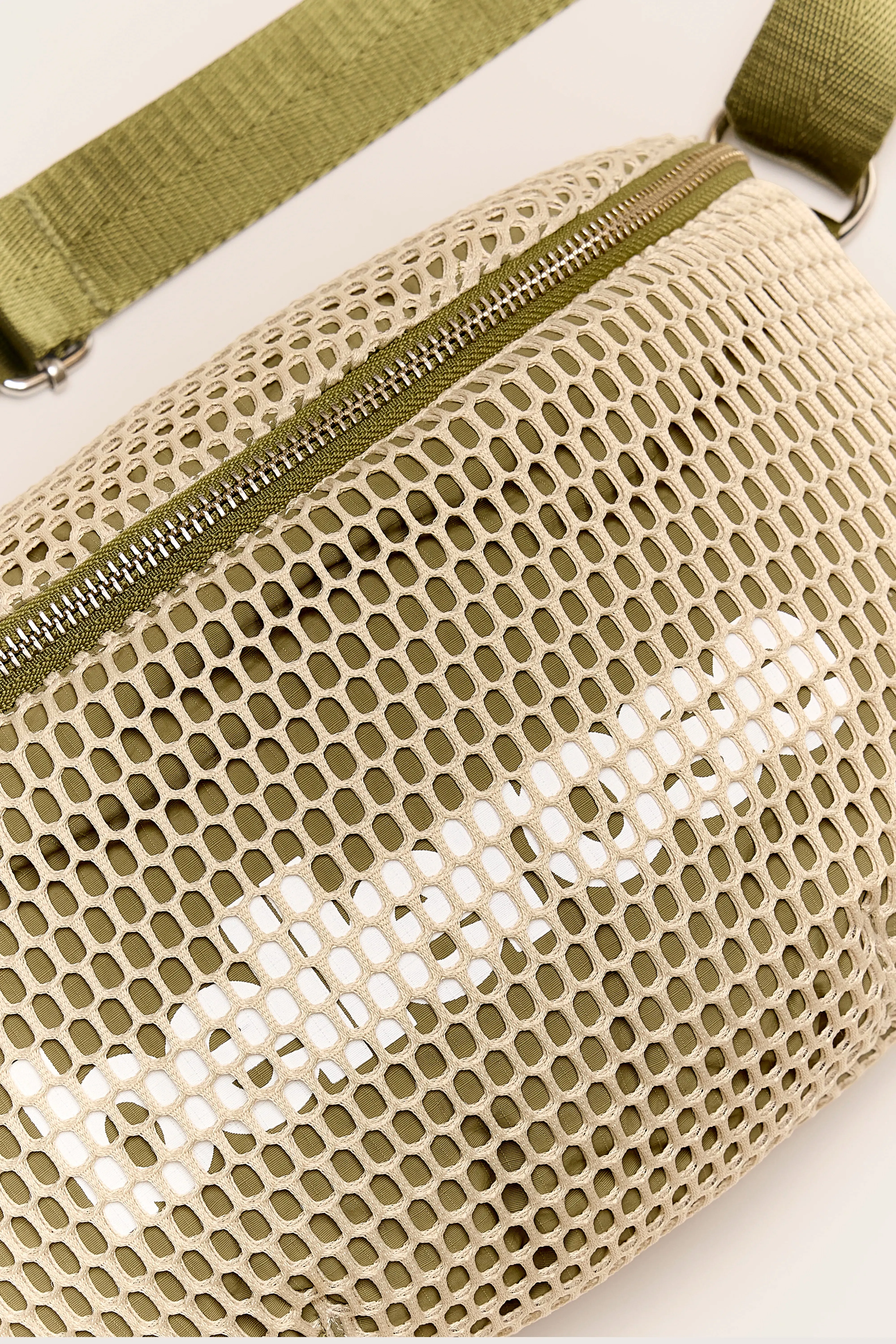 Hosie sling bag (251 / W / CEMENT) sold by Bellrose product image thumbnail 4