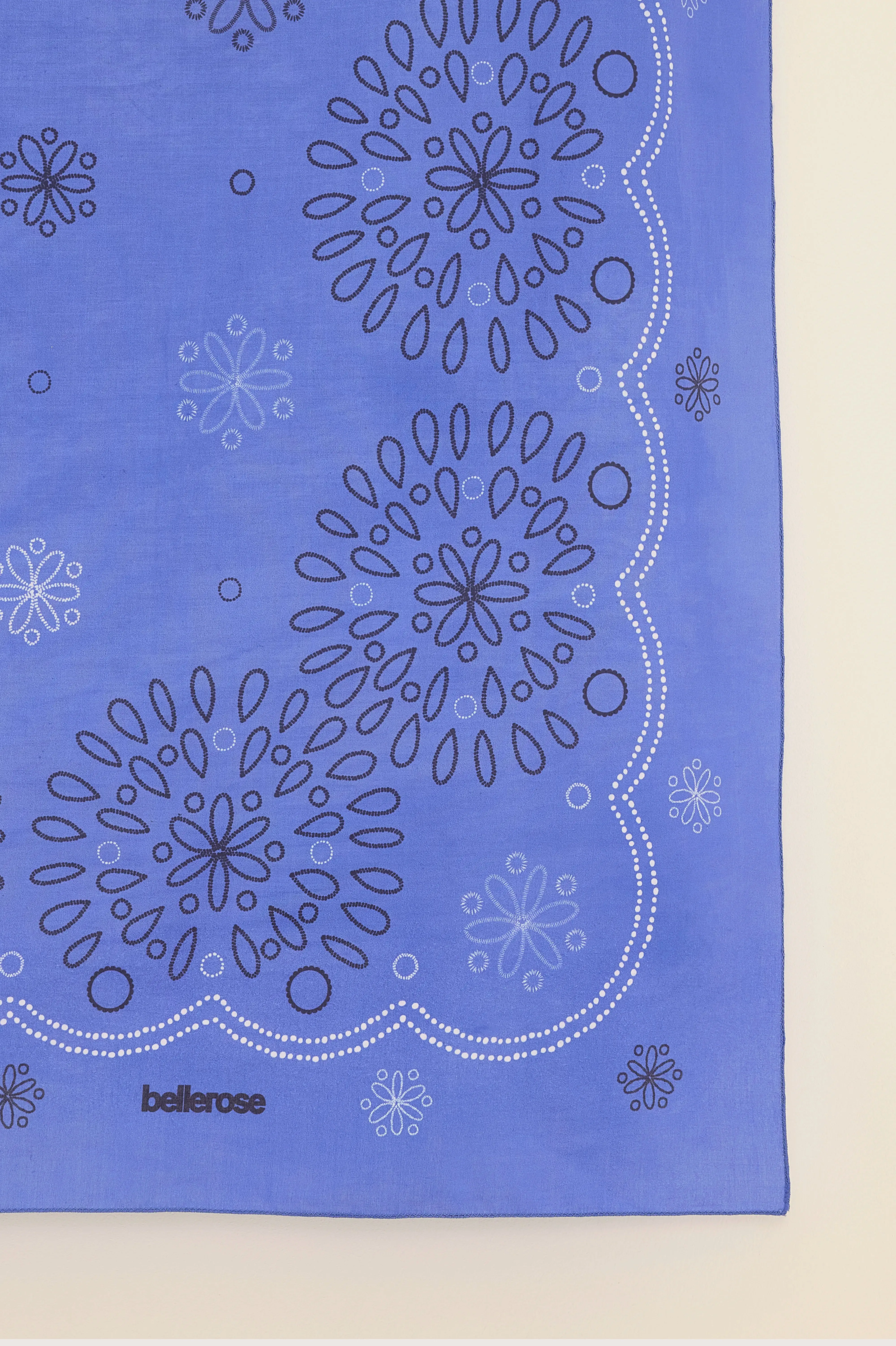 Sanapy summer scarf (251 / W / IRIS BLOOM) sold by Bellrose product image thumbnail 5